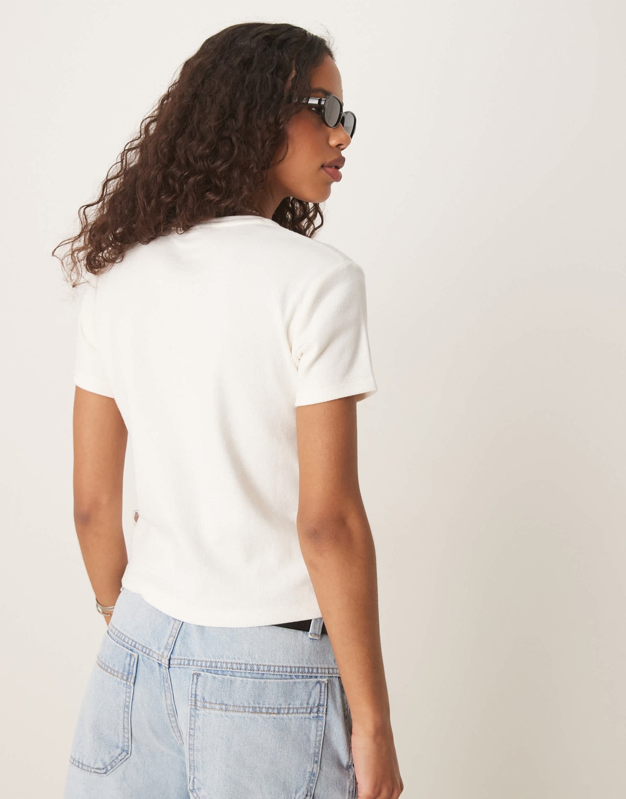 Dickies lewistown embroidered logo long line baby tee in off white