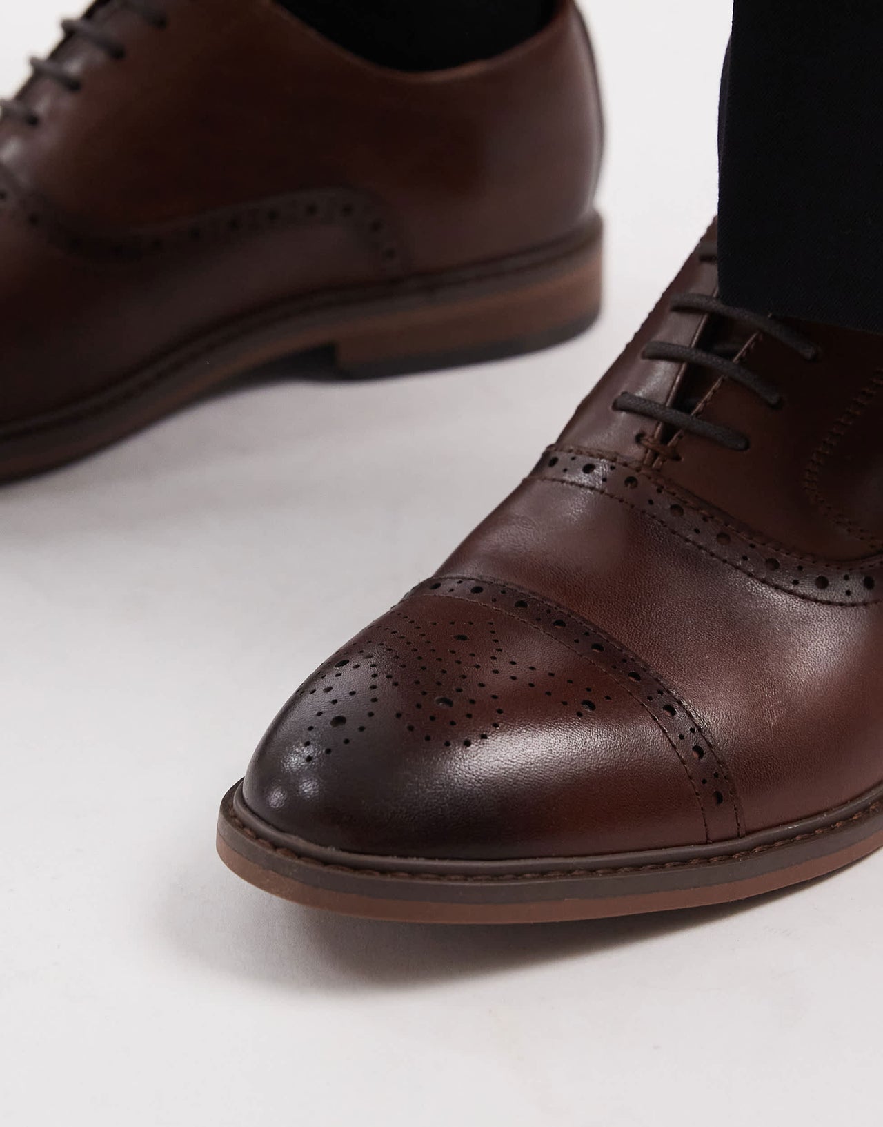 schuh Raven lace up brogues in brown leather