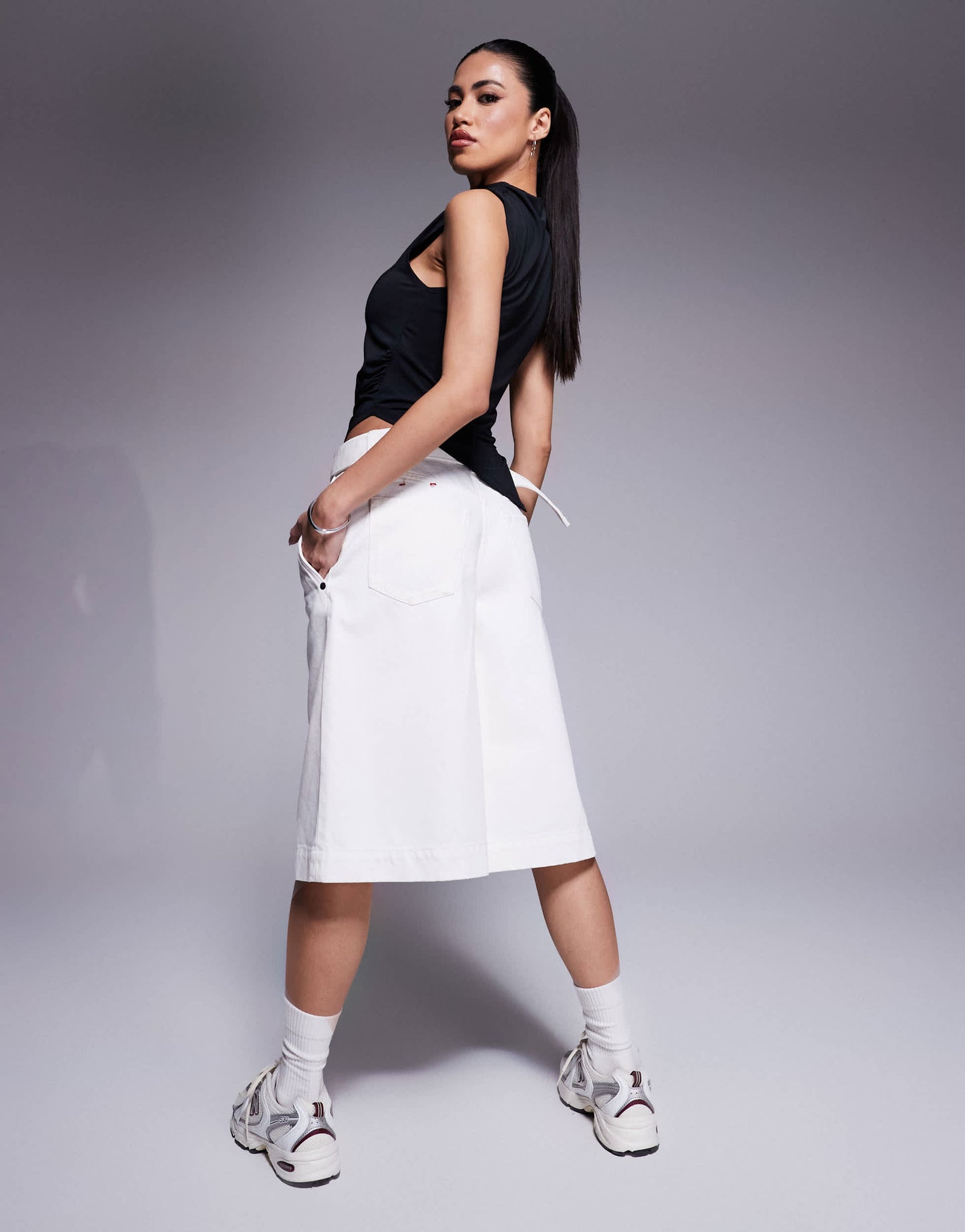 Hugo Red long tailored jort in off white
