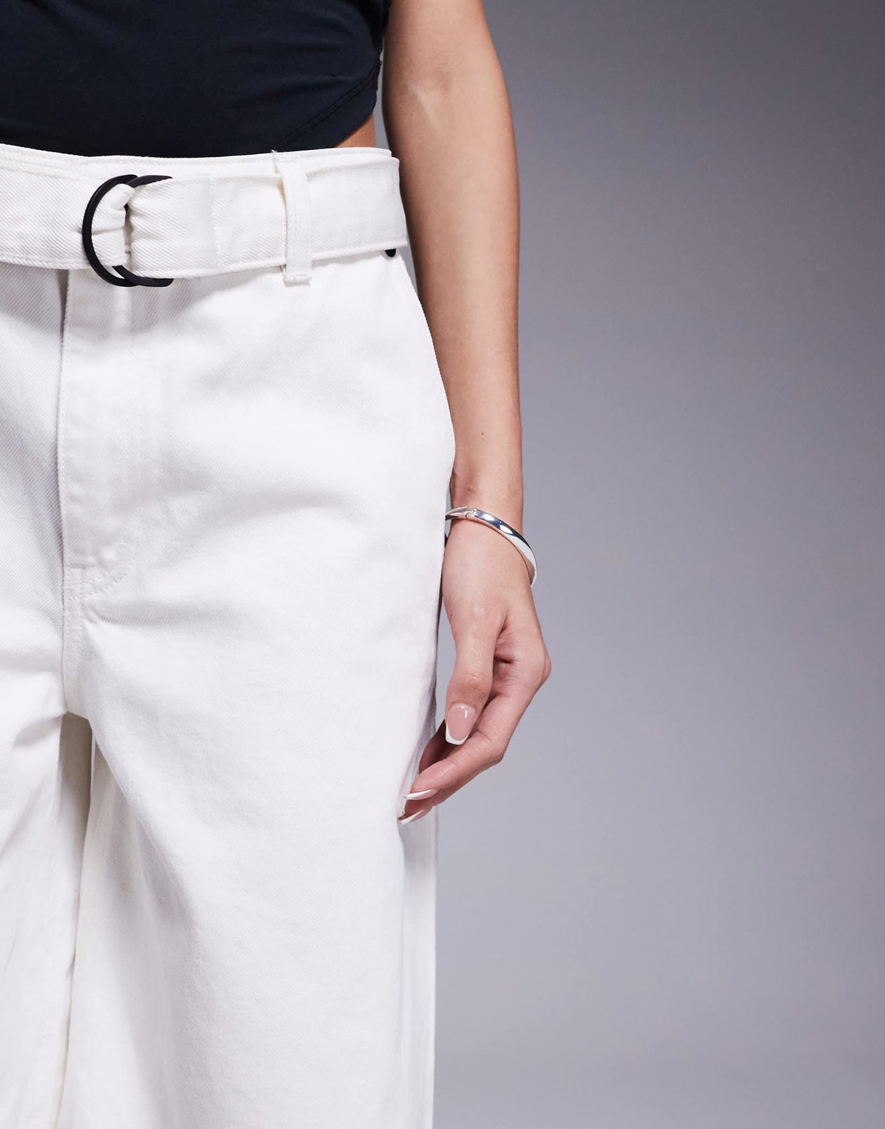 Hugo Red long tailored jort in off white