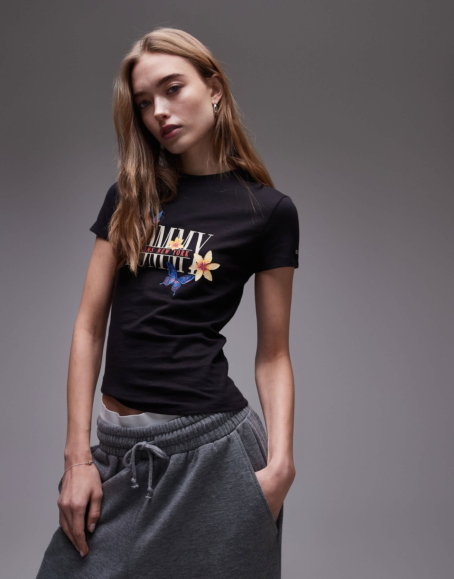 Tommy Jeans graphic baby t-shirt in black