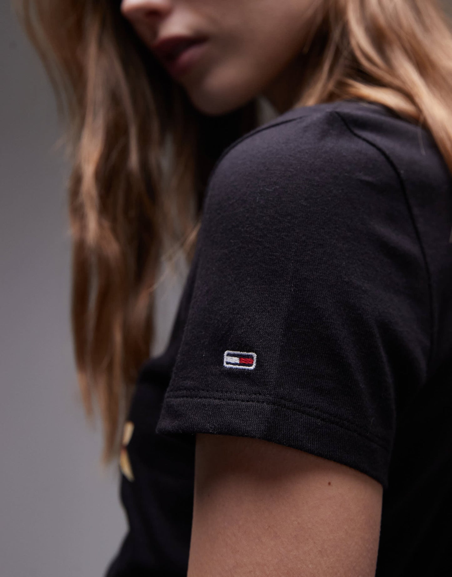 Tommy Jeans graphic baby t-shirt in black