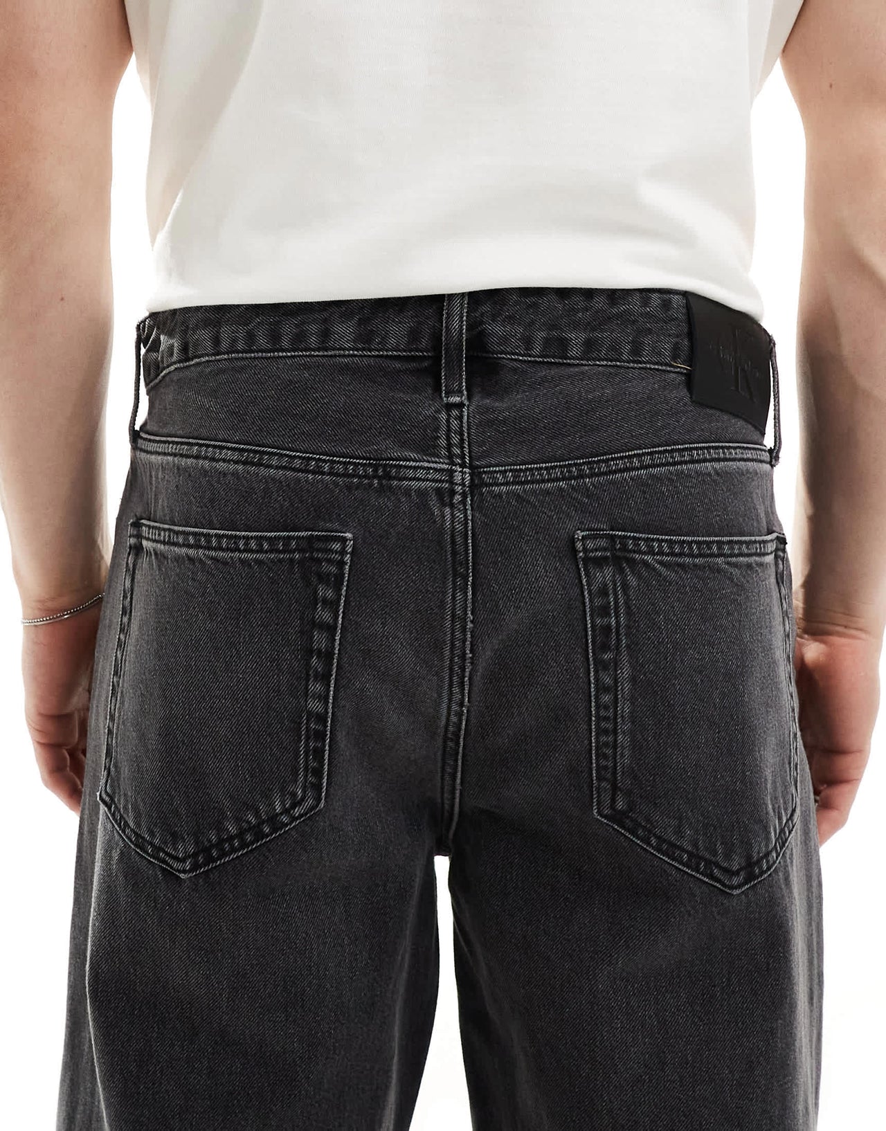 Calvin Klein Jeans 90s loose jeans in black wash
