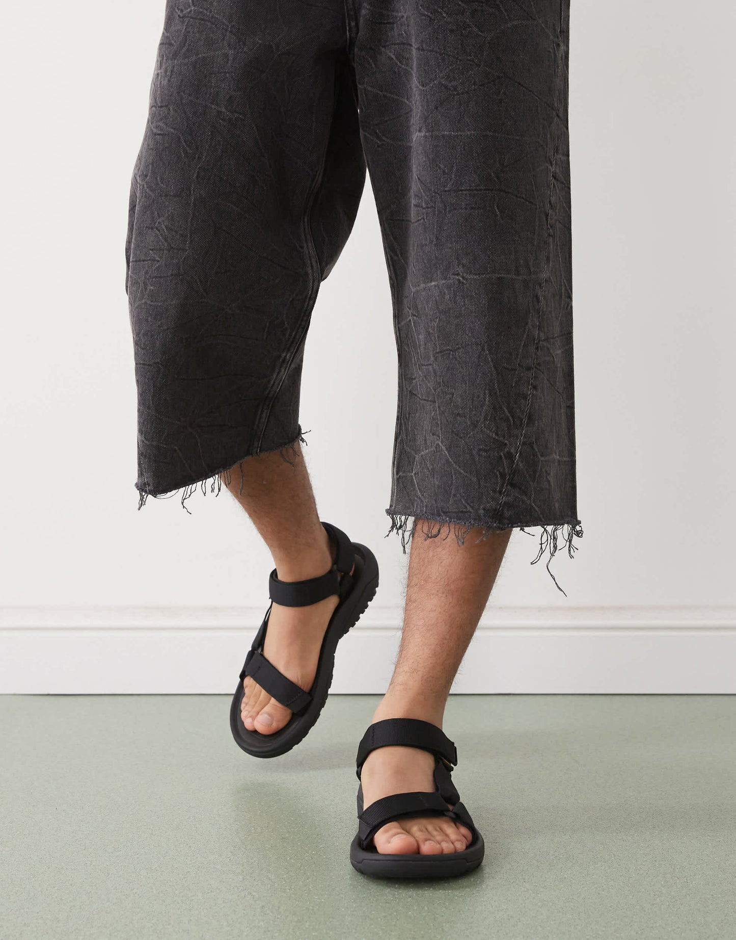 Teva Hurricane XLT2 in black