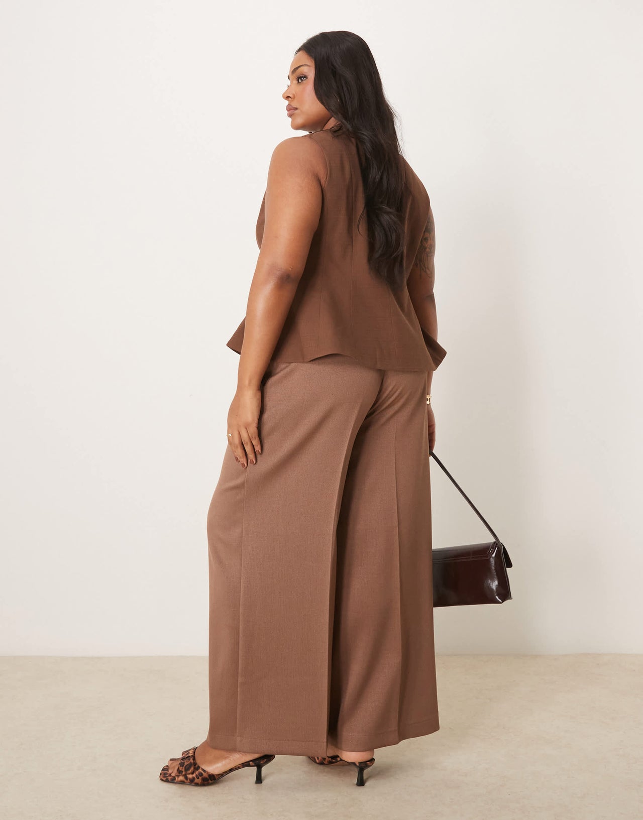 ASOS DESIGN Curve tailored ankle grazer trousers with PU belt in mocha