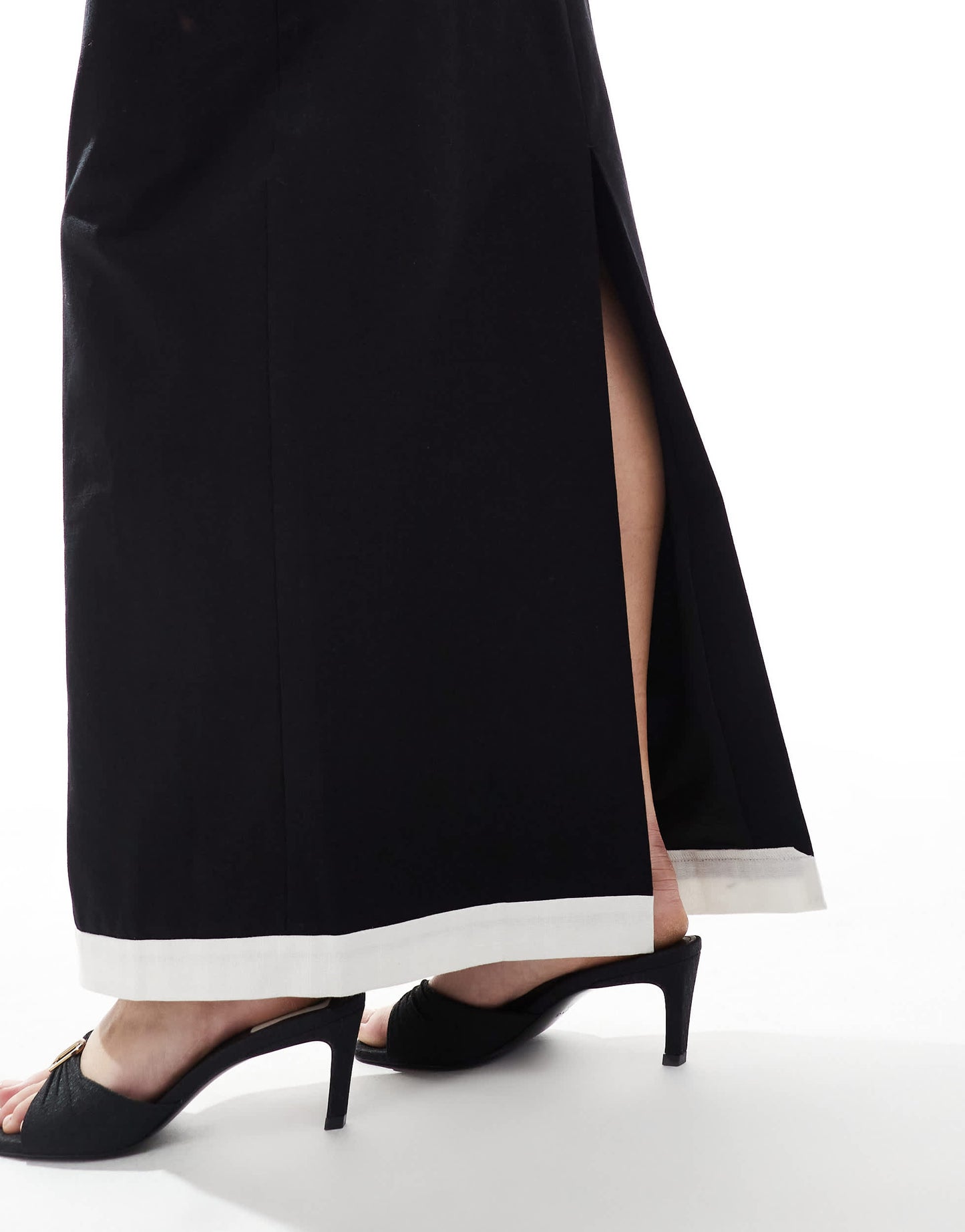 4th & Reckless linen look contrast edge maxi skirt co-ord in mono