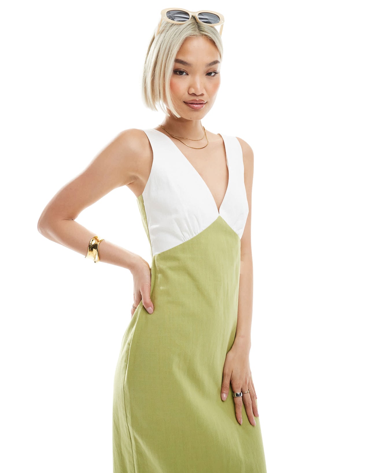 4th & Reckless linen look contrast plunge neck maxi dress in cream and olive