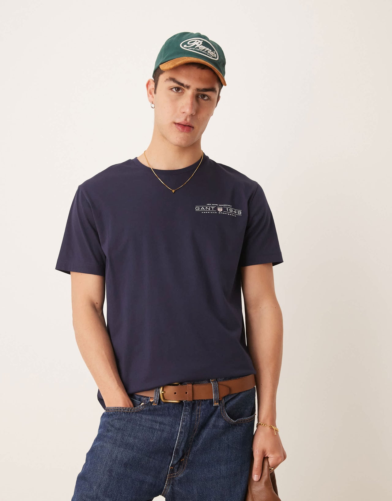 GANT 1949 shield chest logo t-shirt in navy
