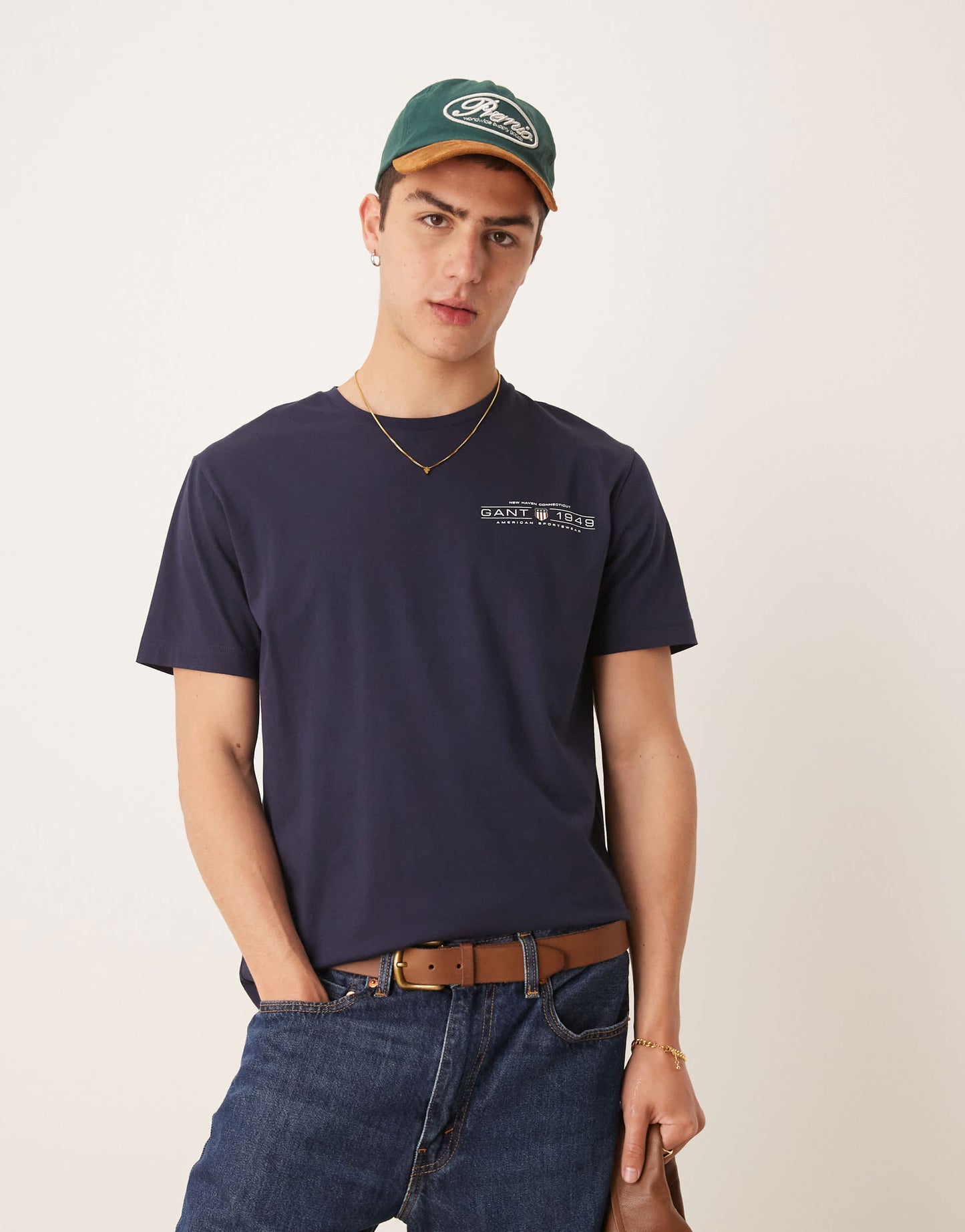 GANT 1949 shield chest logo t-shirt in navy