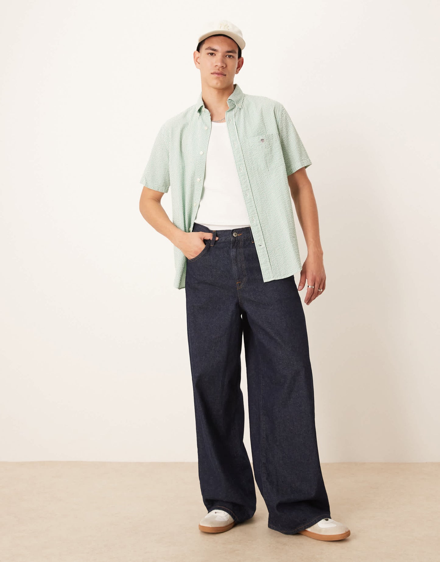 GANT sheild logo short sleeve seersucker stripe shirt in mid green