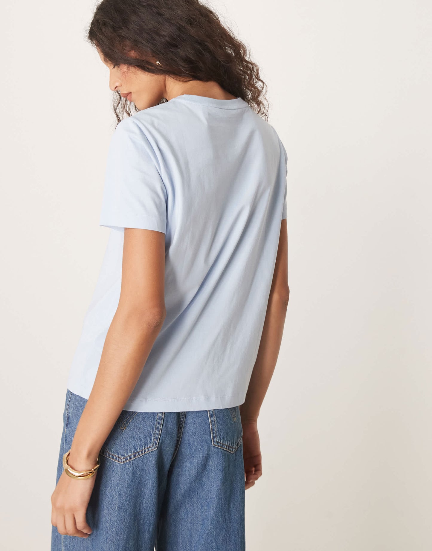 GANT regular fit shield logo t-shirt in light blue