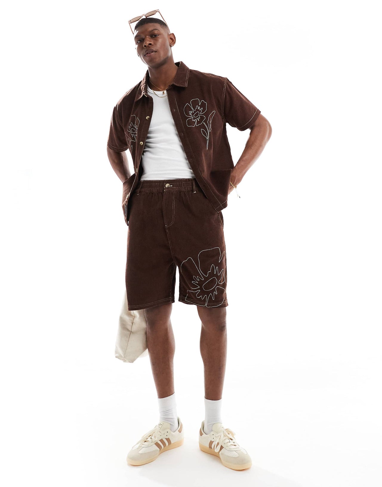 Native Youth corduroy short with contrast stitch in brown