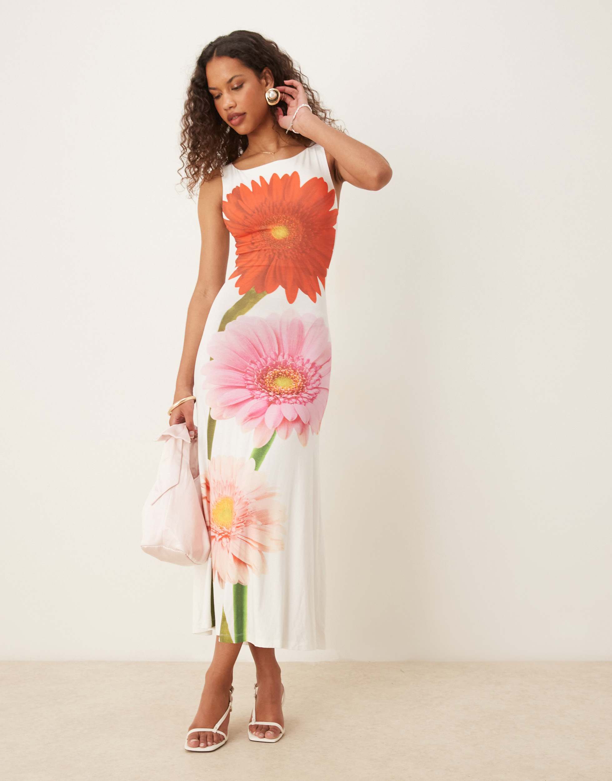 Tyler Mcgillivary gerbera flower bloom print midi shift dress in white