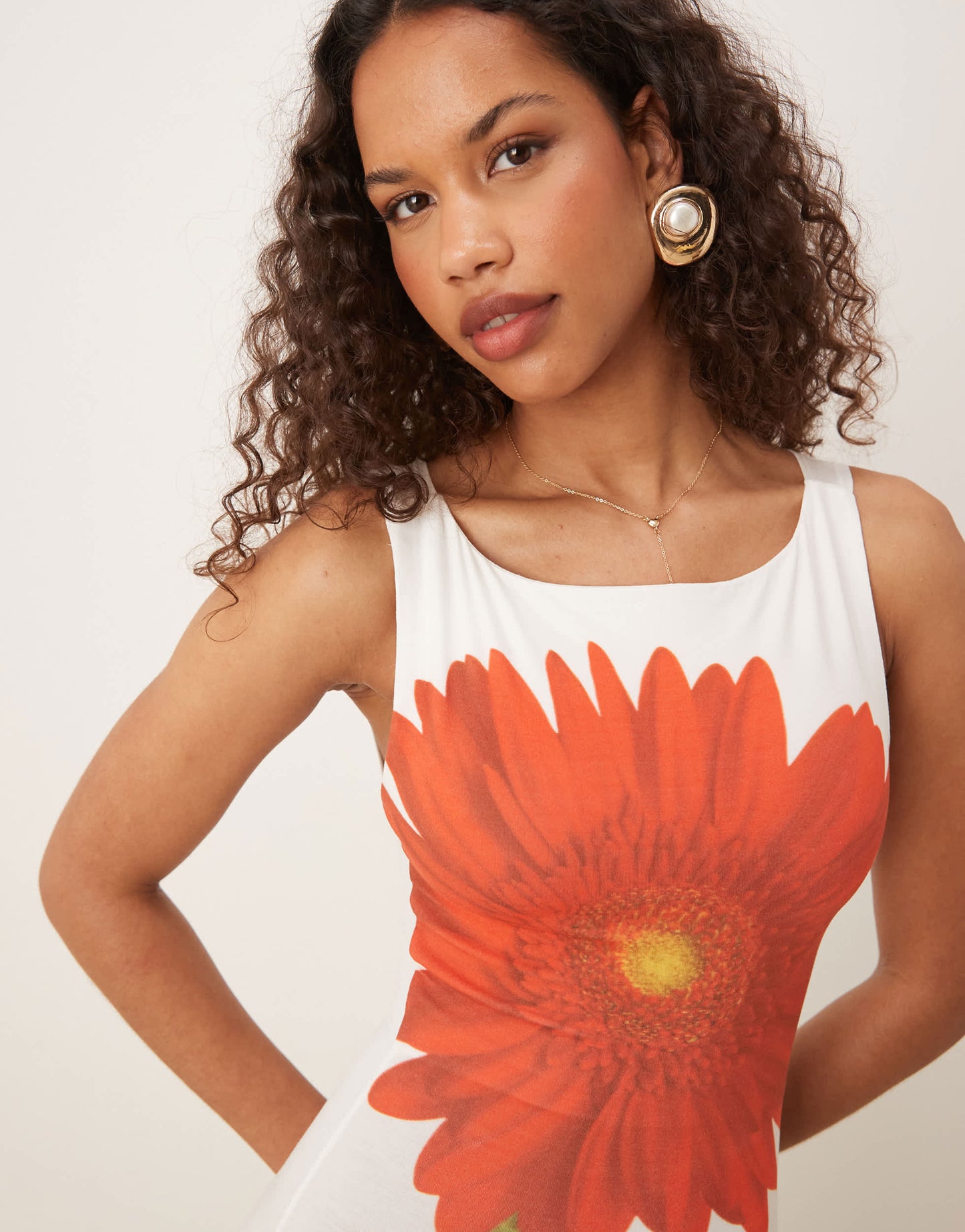 Tyler Mcgillivary gerbera flower bloom print midi shift dress in white