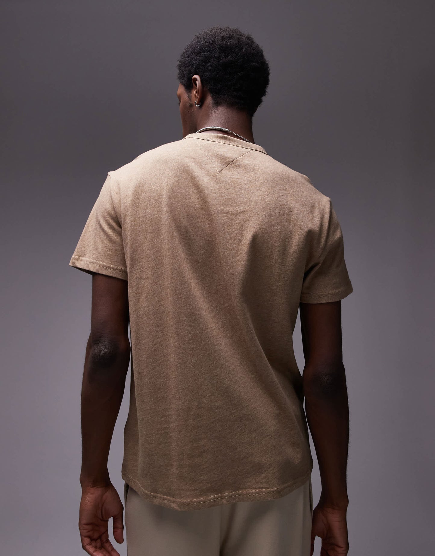 Tommy Jeans regular badge logo t-shirt in beige melange