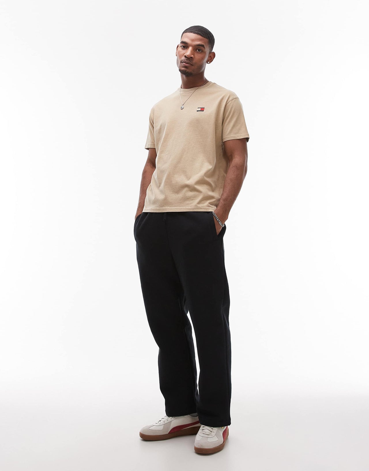 Tommy Jeans relaxed badge logo t-shirt in tan