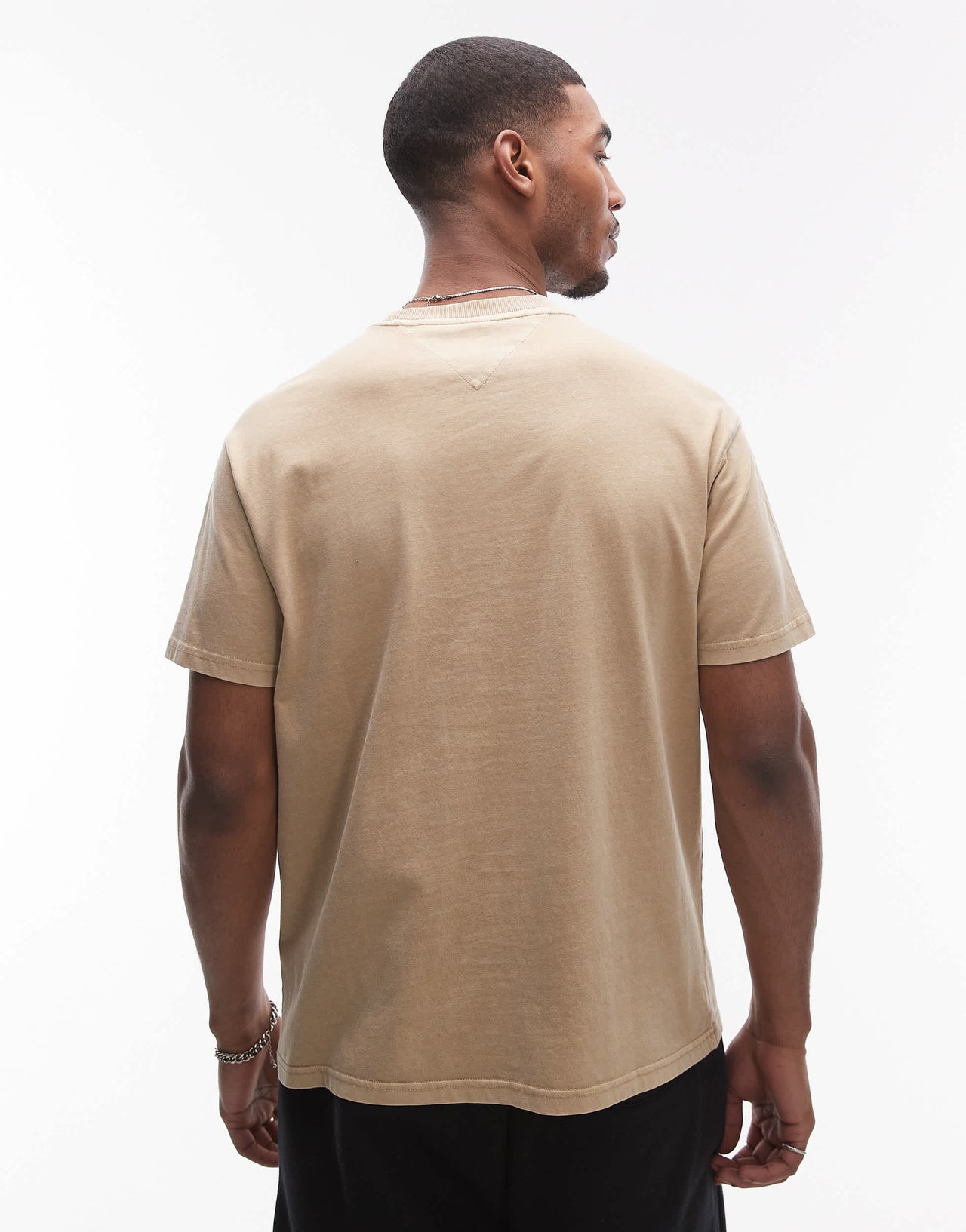 Tommy Jeans relaxed badge logo t-shirt in tan
