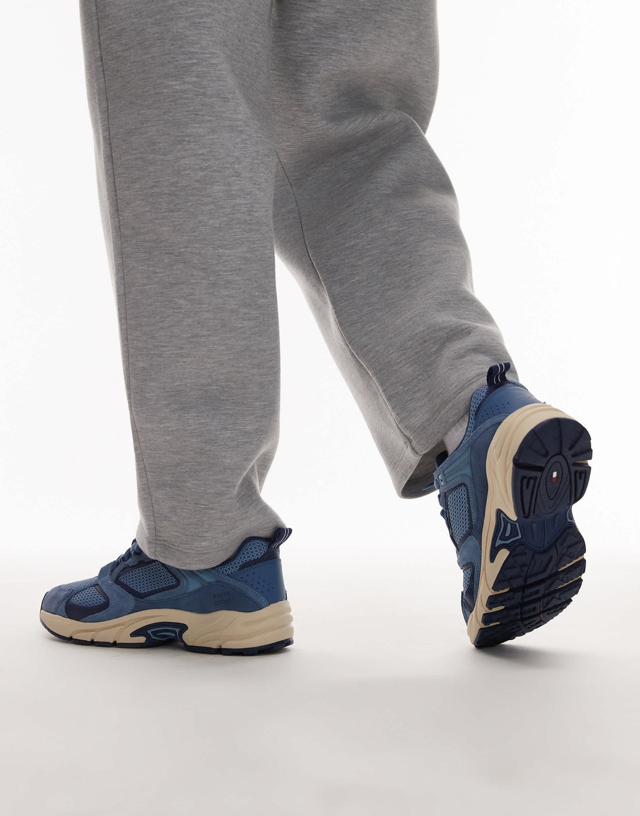 Tommy Jeans Archive 97 trainers in blue