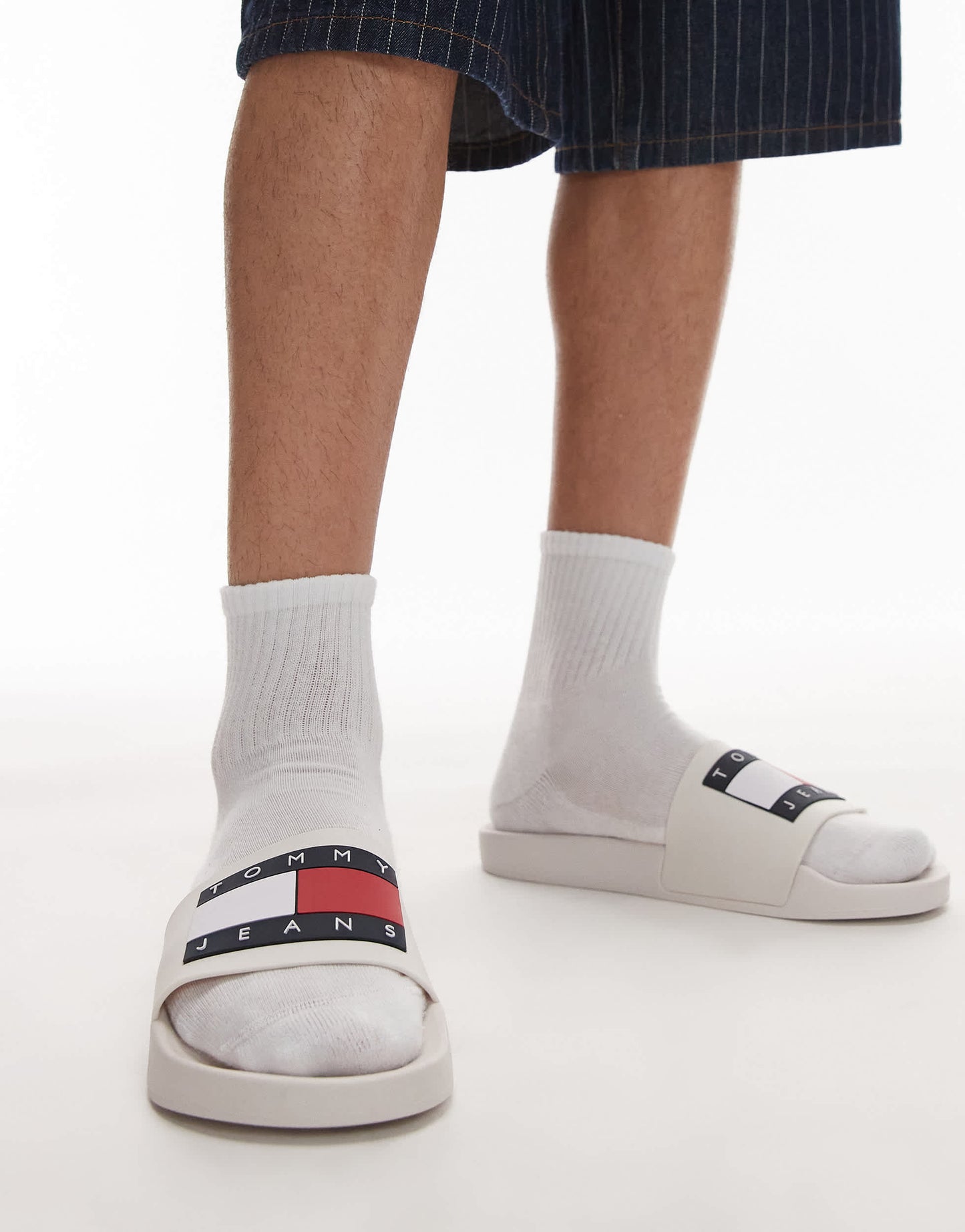Tommy Jeans sliders in white