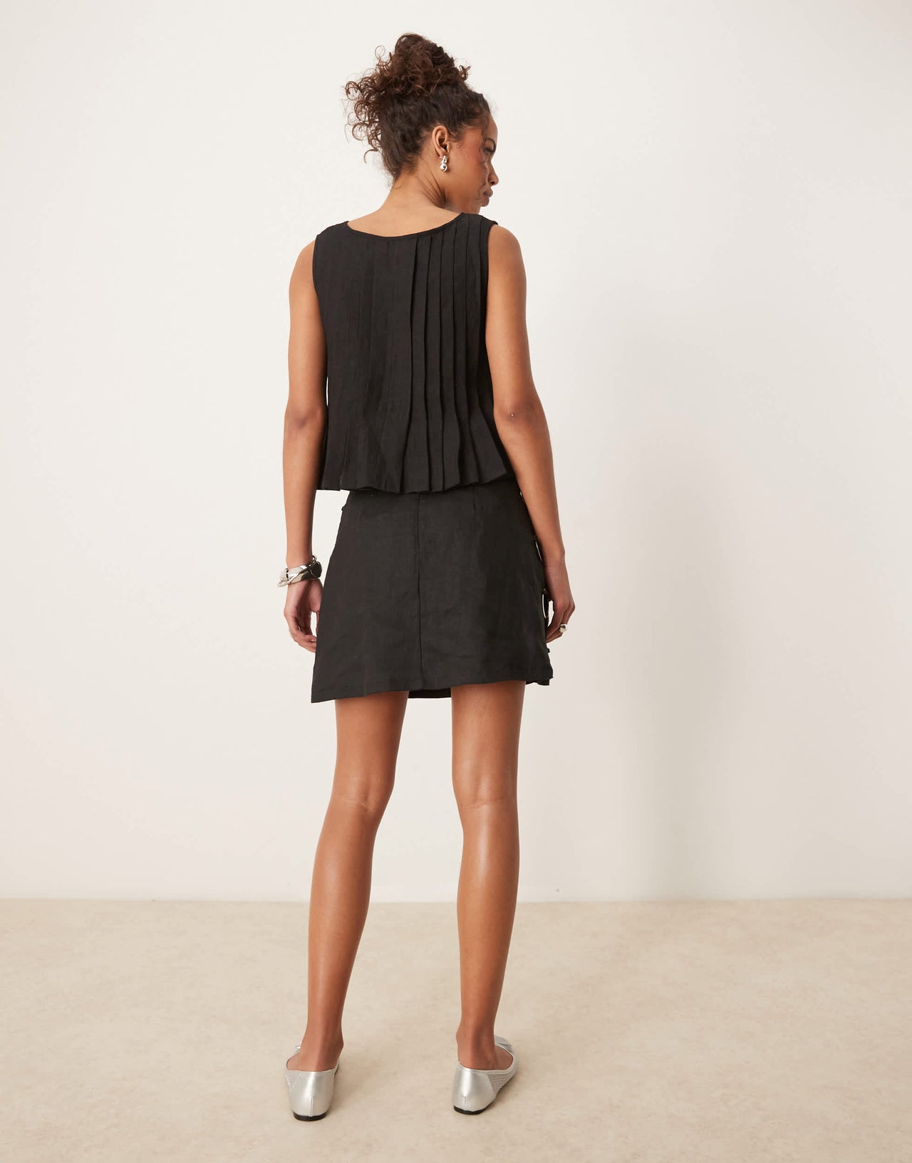 VRG GRL discoteca linen mini skirt in black