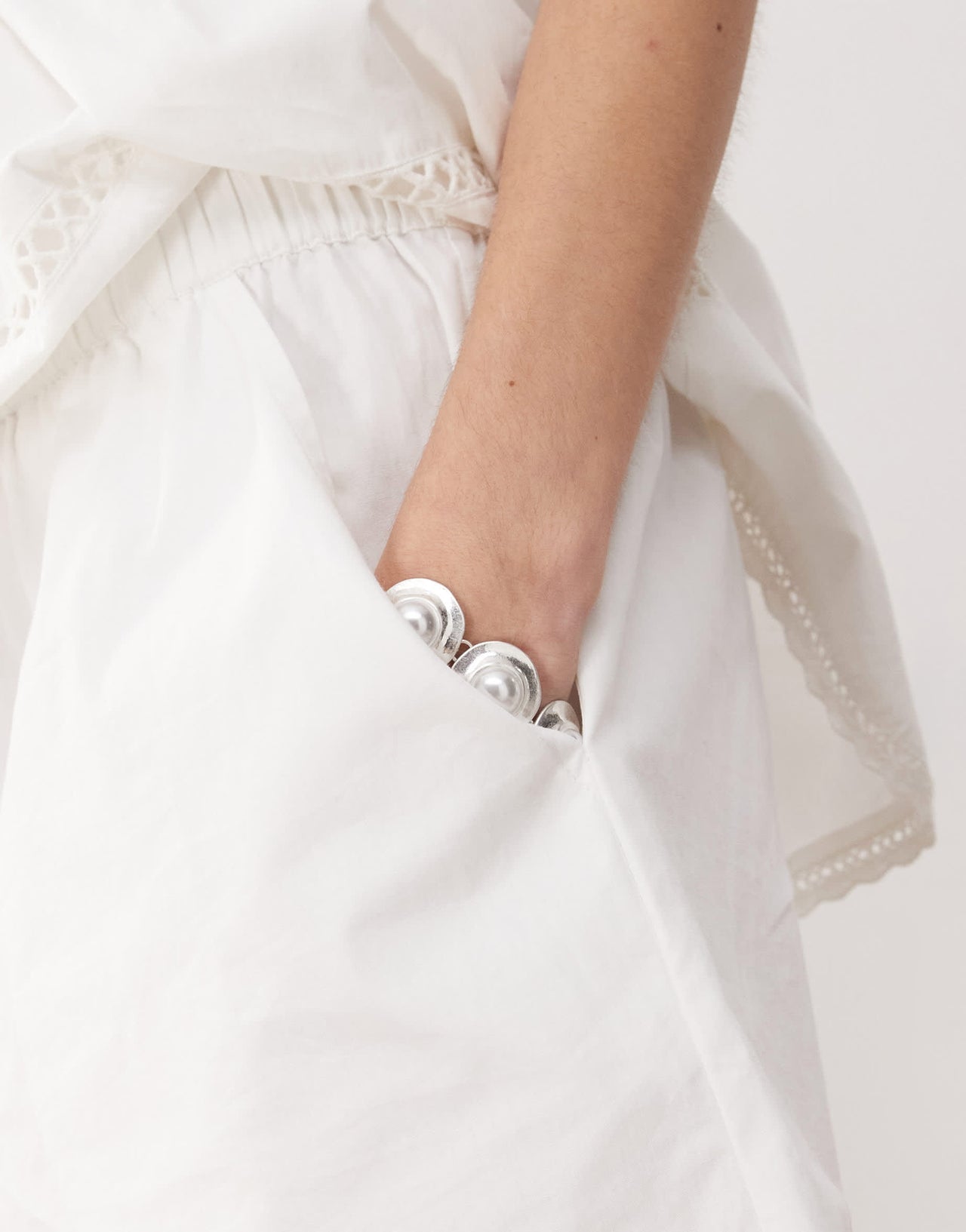 Reclaimed Vintage pull on short co-ord in white with embroidery edge