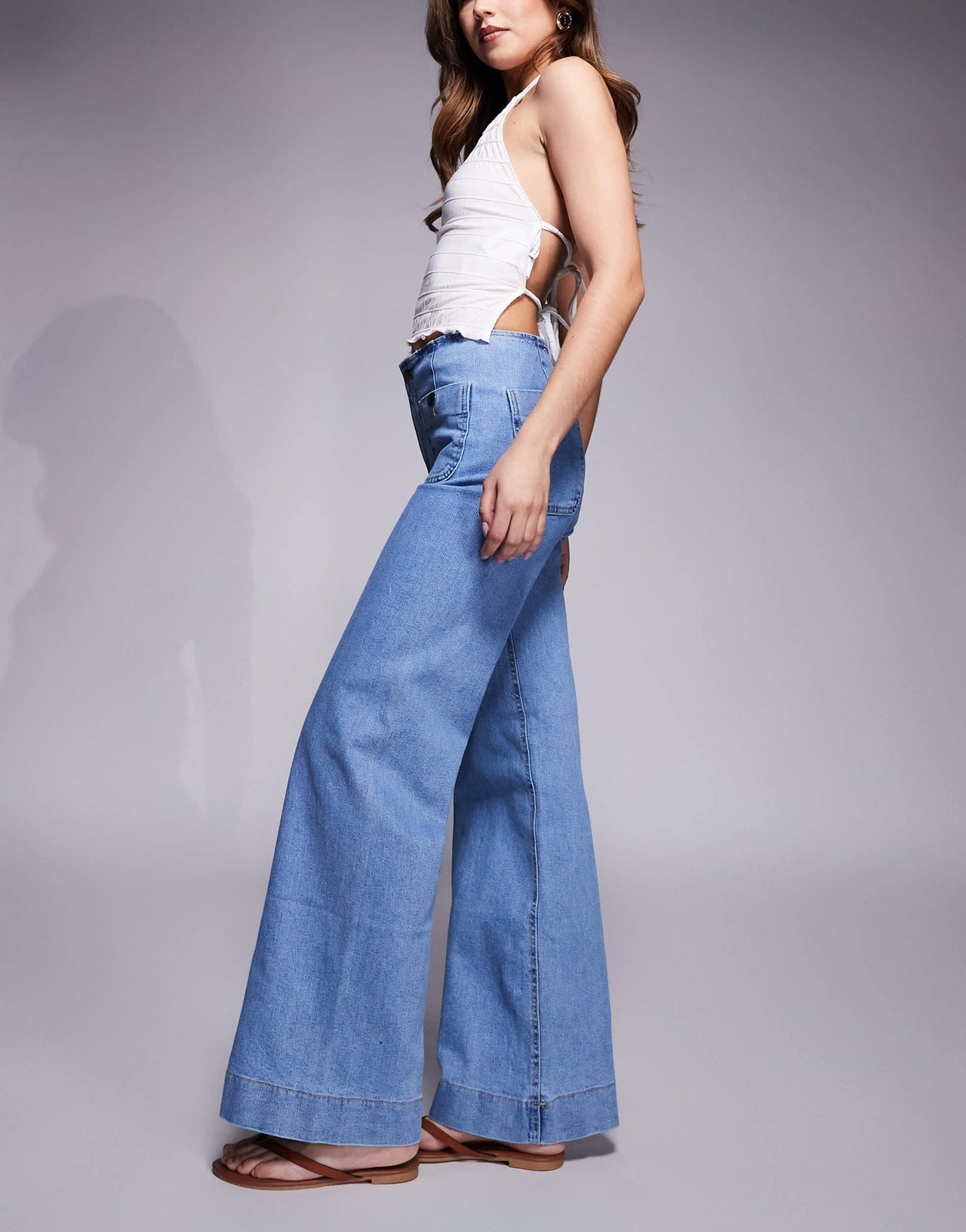 Stradivarius D77 staight leg jean with button detail in mid wash