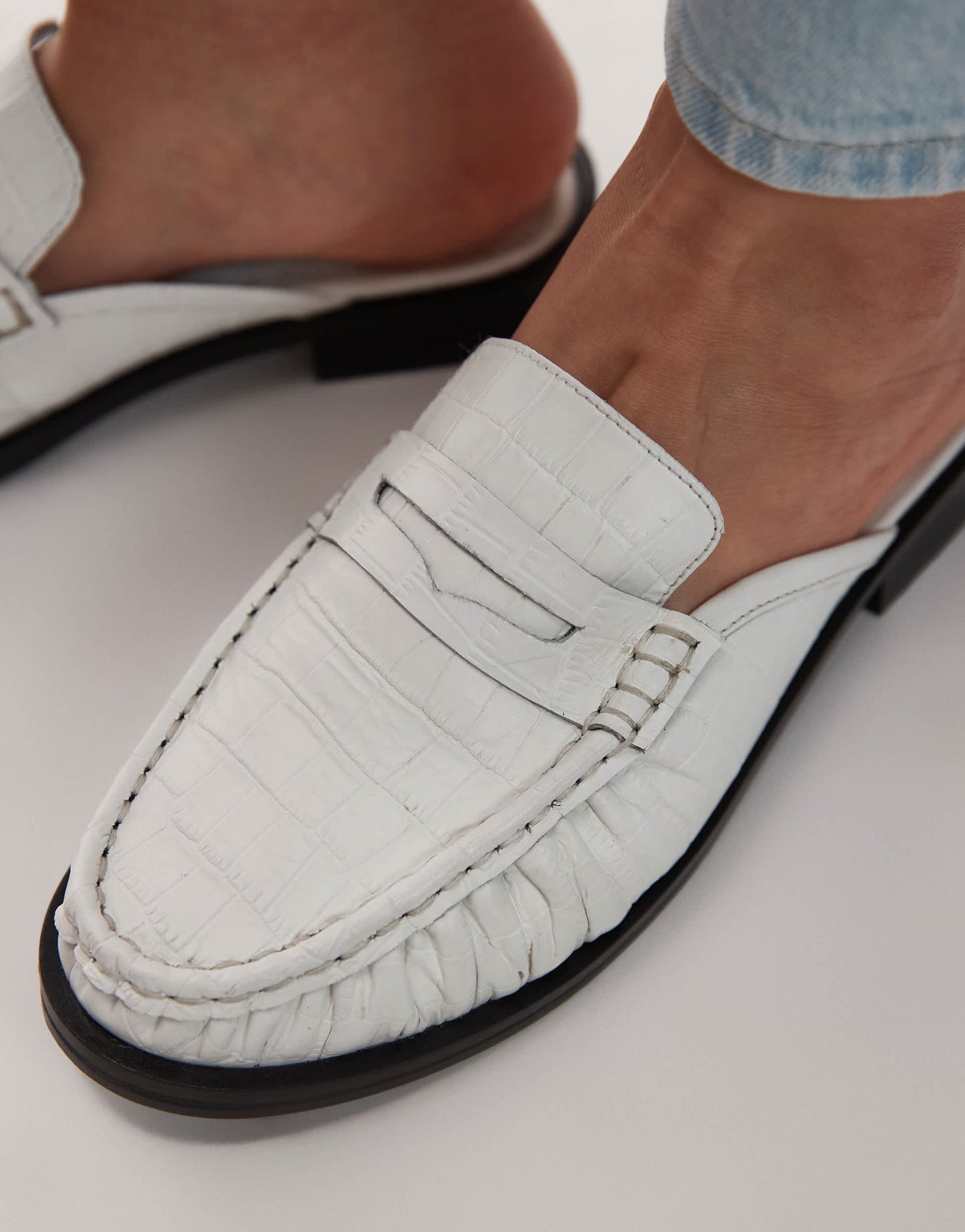 Topshop Anna leather flat shoe mule in white