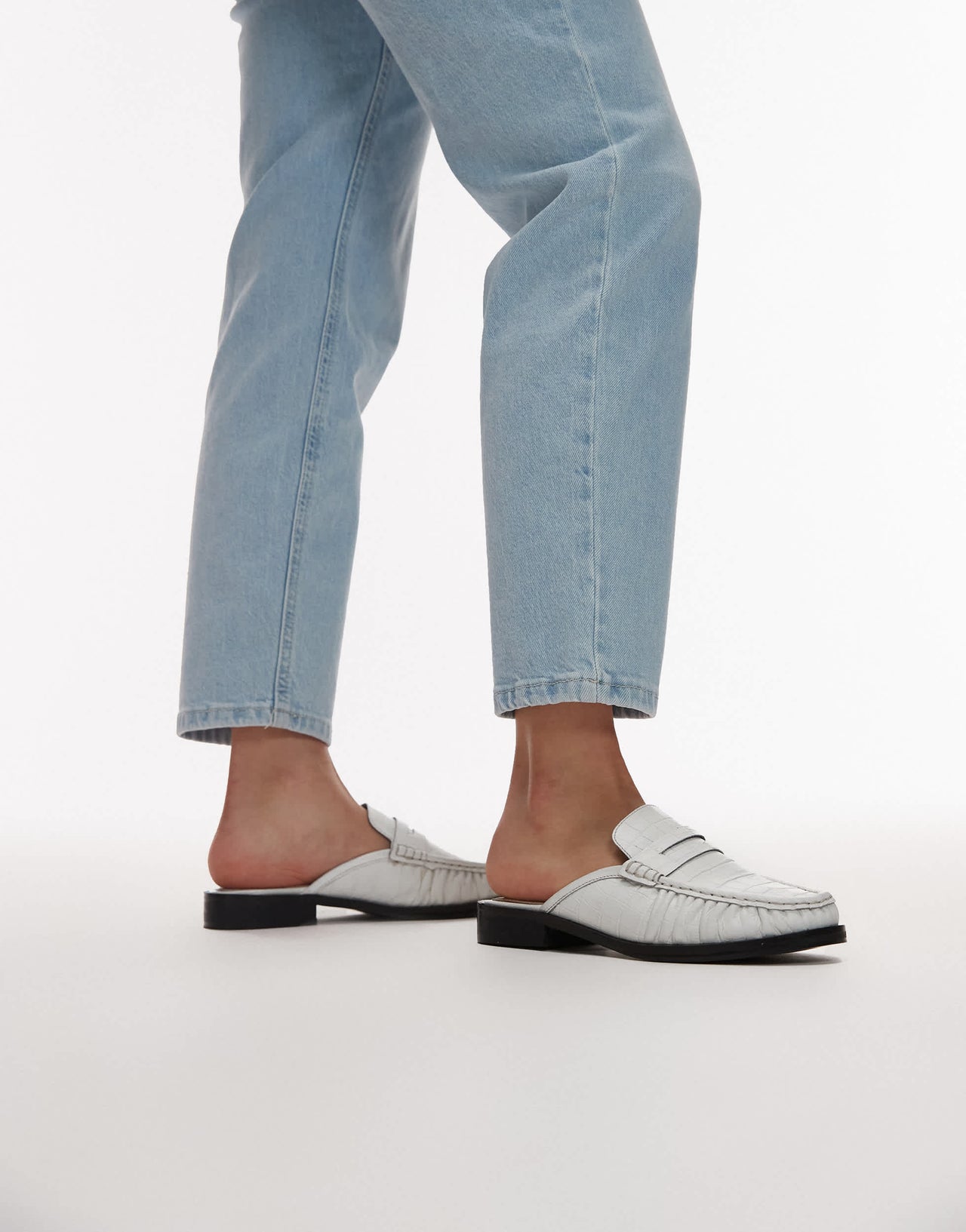Topshop Anna leather flat shoe mule in white