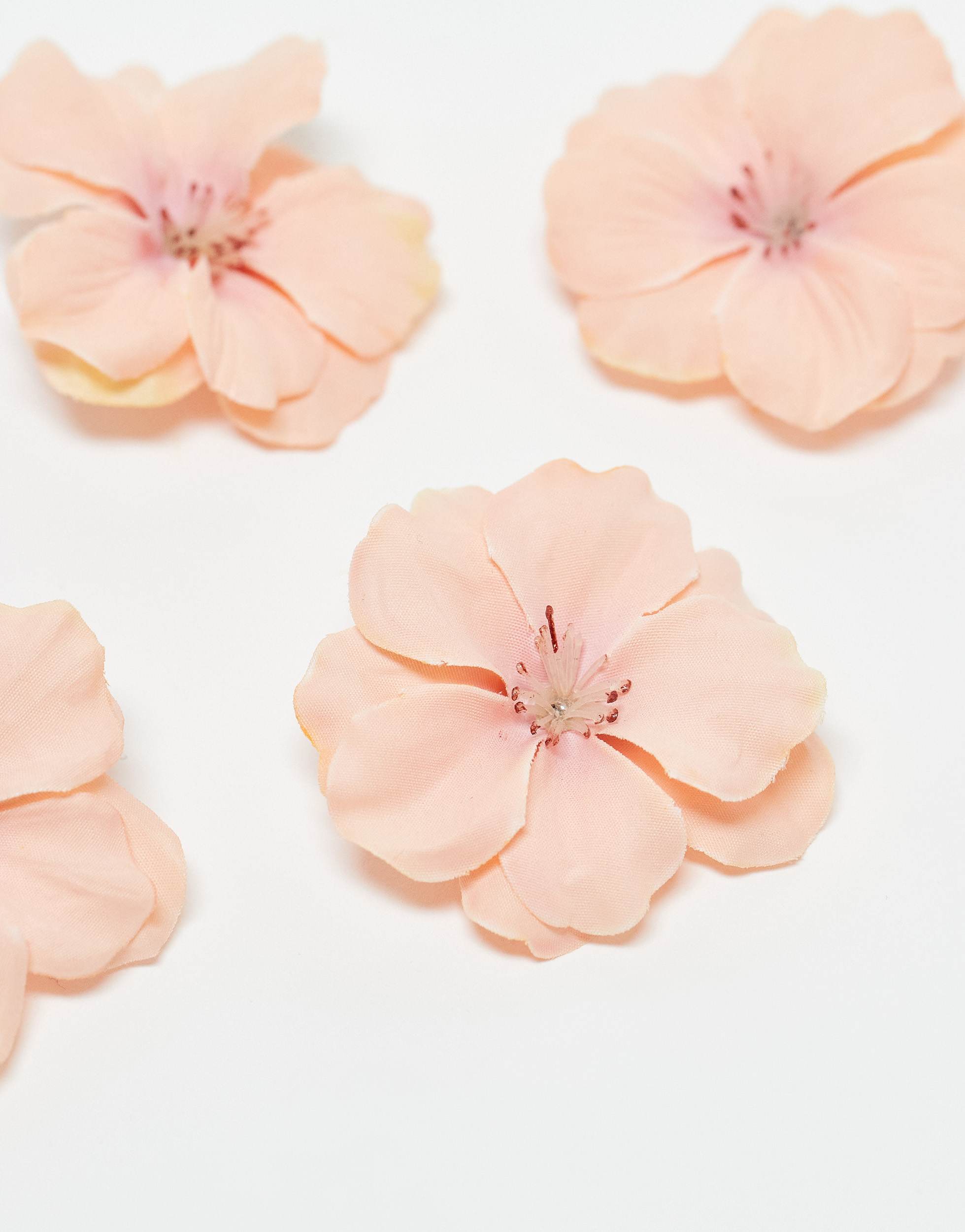 DesignB London pack of 4 flower hair clips in coral