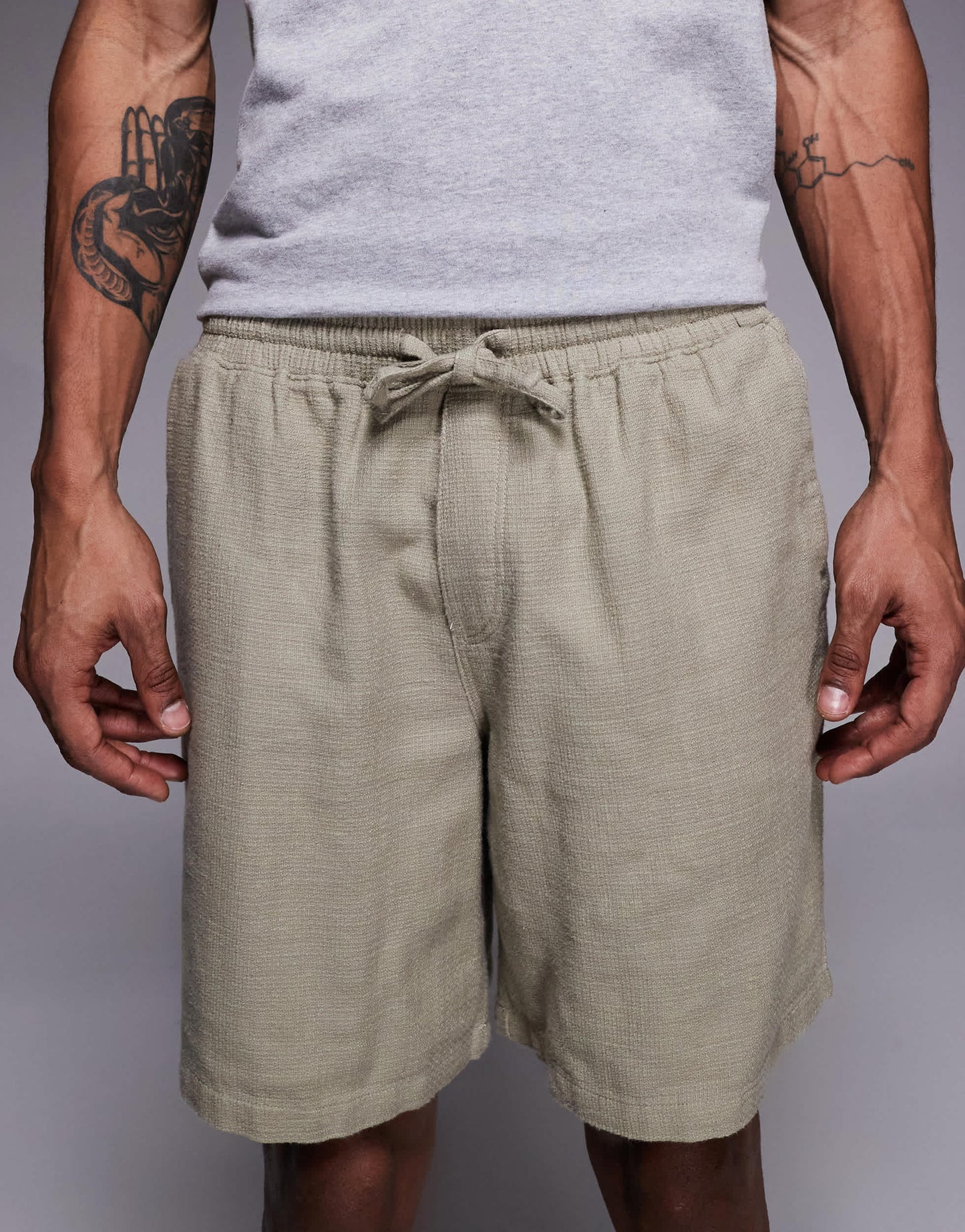 ADPT texture shorts in khaki