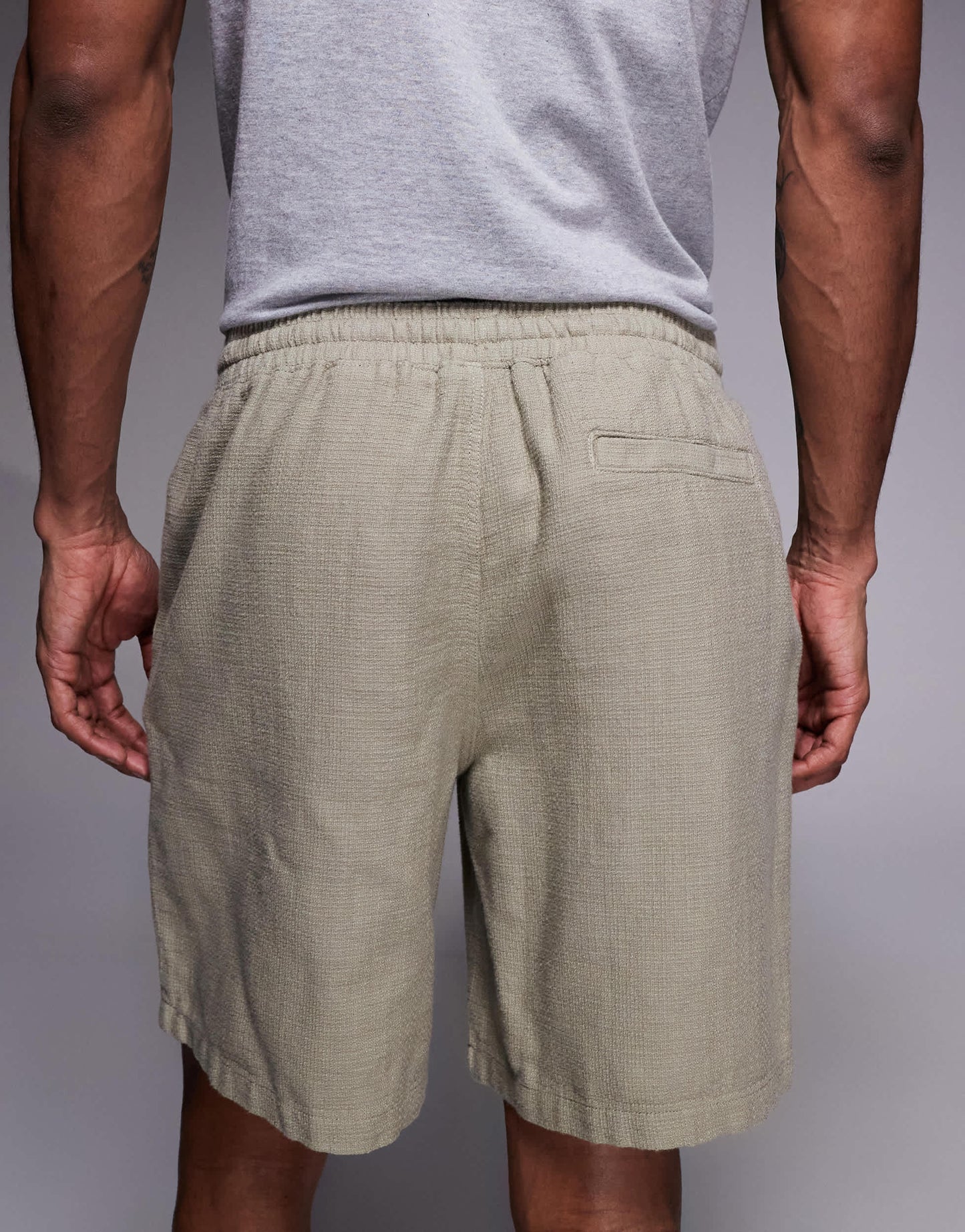 ADPT texture shorts in khaki