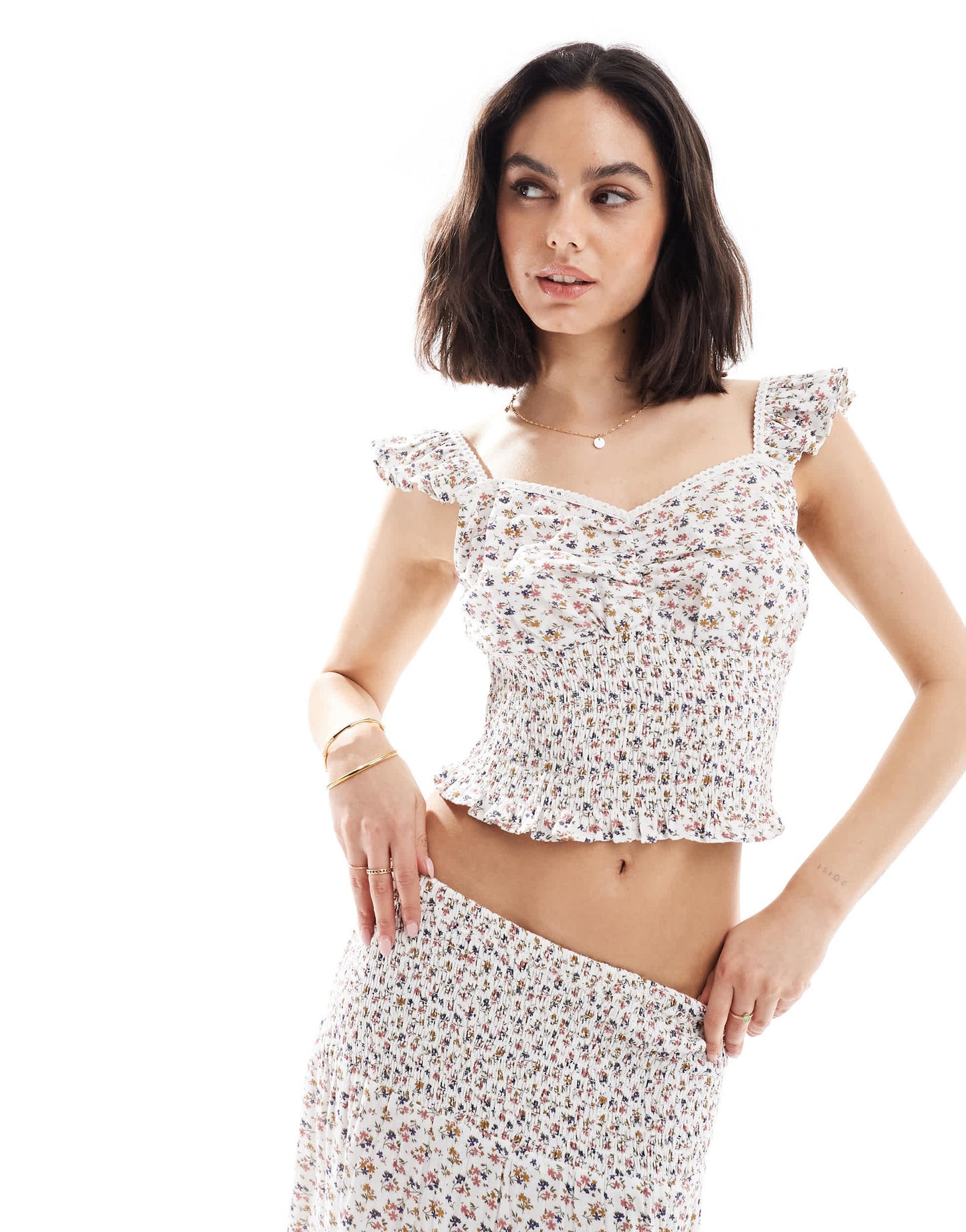 Wednesday's Girl chintzy floral shirred cami top in white