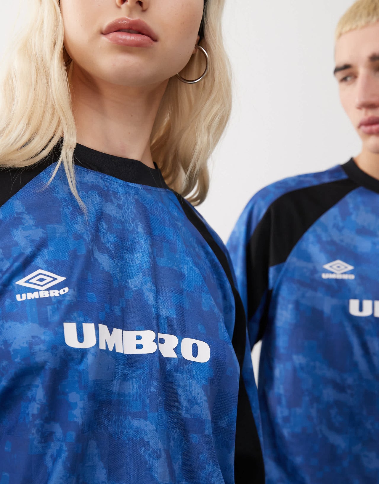 Umbro printed long sleeve jersey t-shirt in blue and black