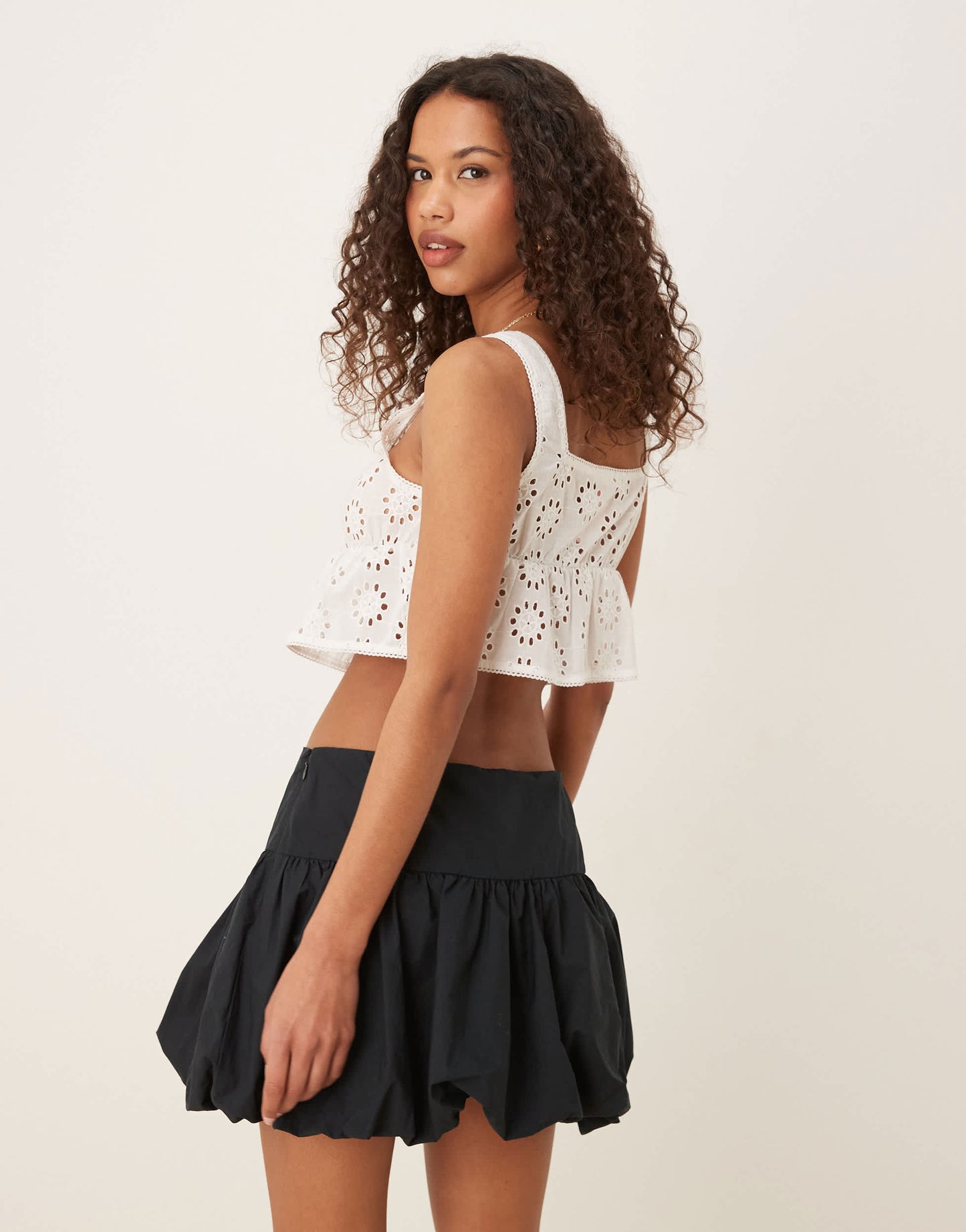 Abercrombie & Fitch mid rise drop waist bubble mini skort in black