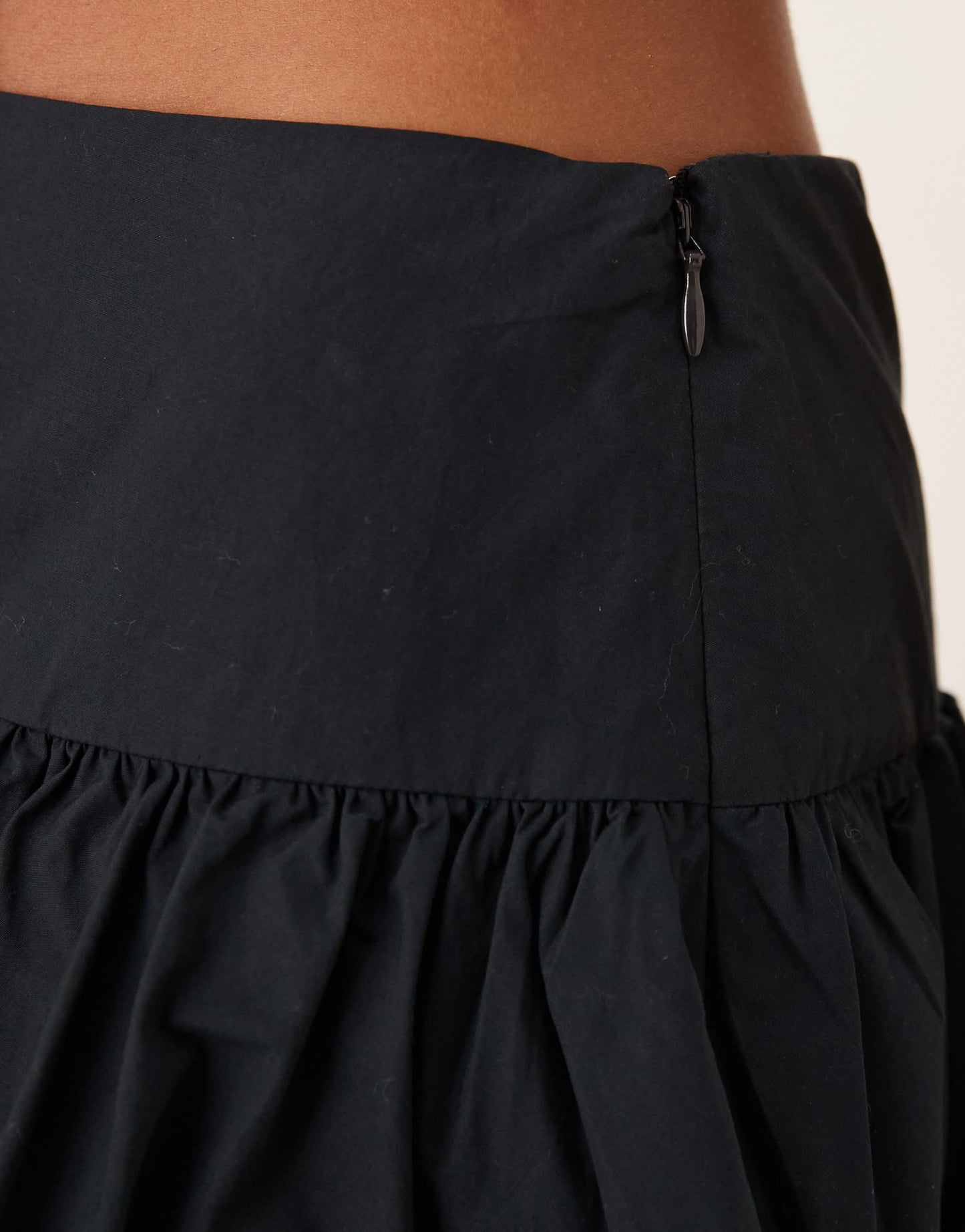 Abercrombie & Fitch mid rise drop waist bubble mini skort in black