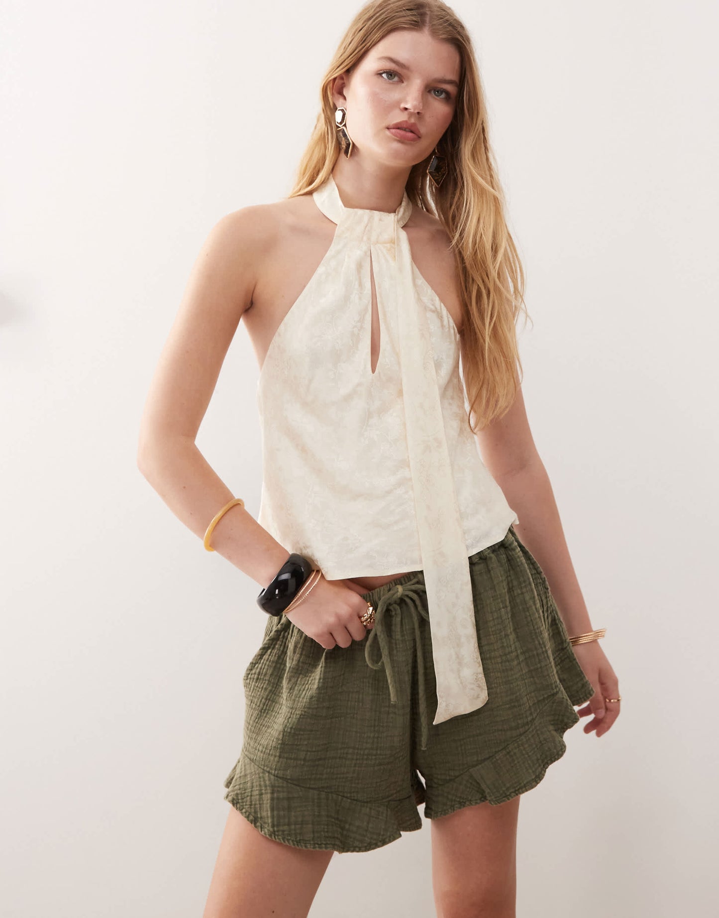 Reclaimed Vintage festival flippy pull on short in textured green