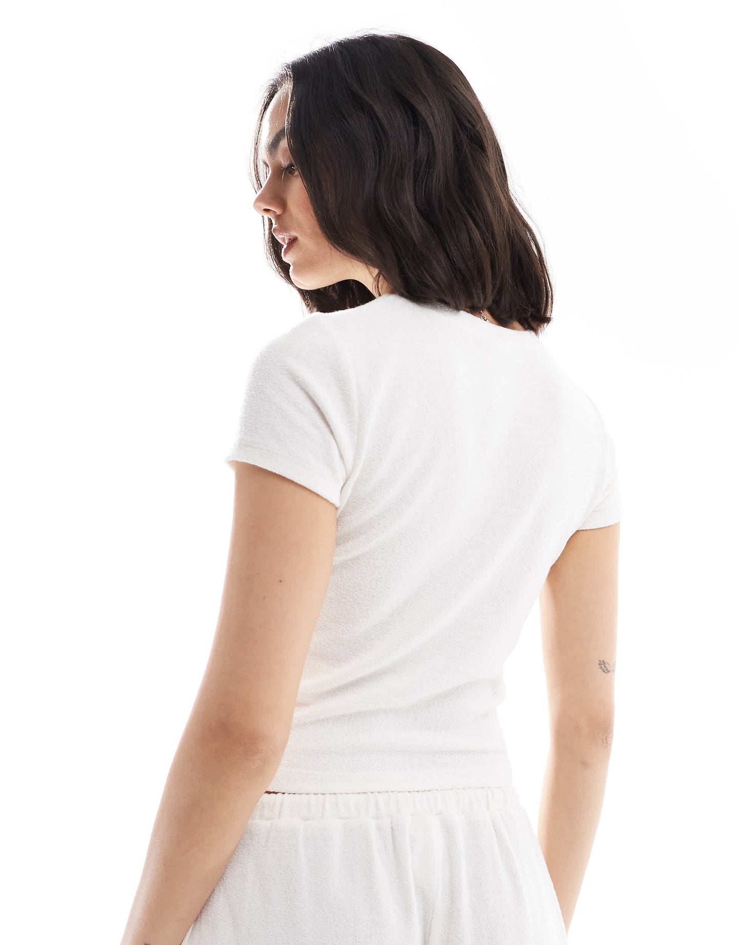 Cotton On lighweight cropped t-shirt in white