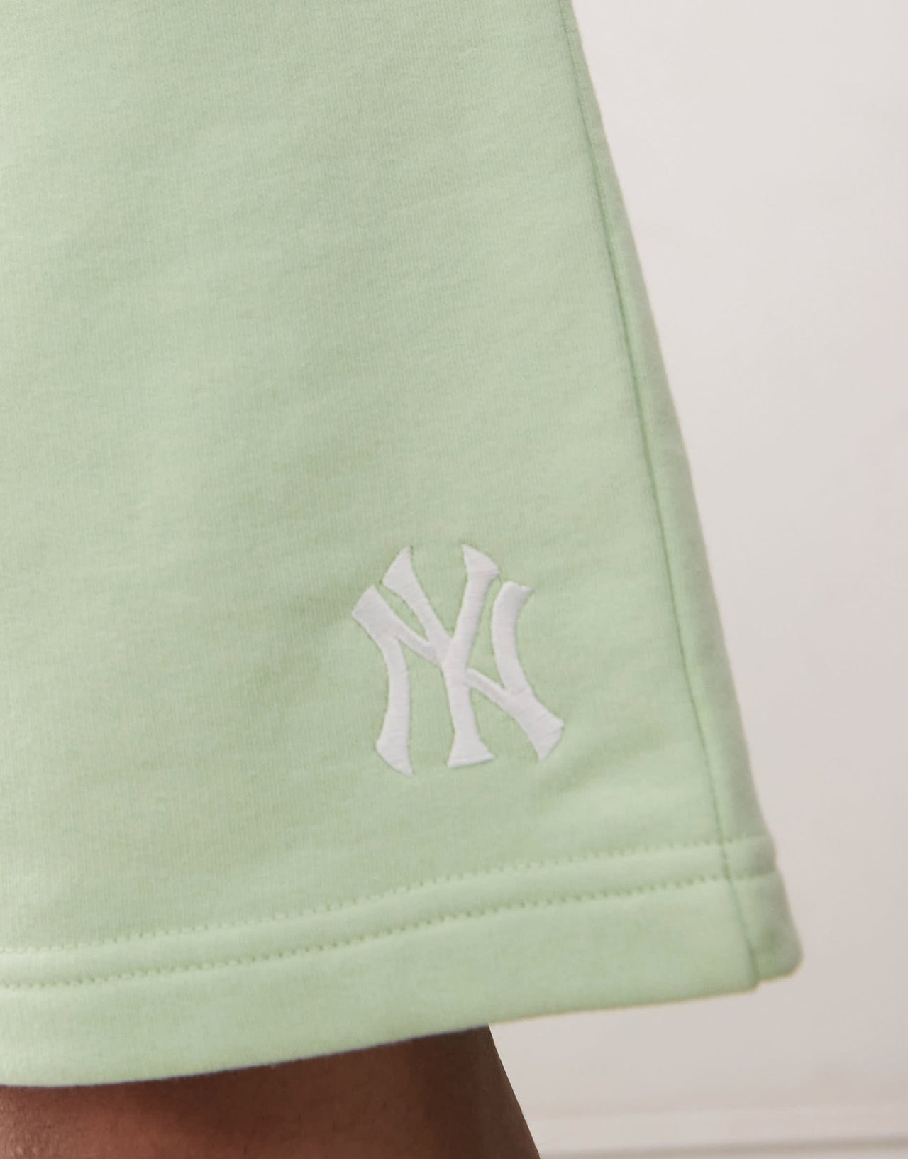 47 Brand NY Yankees shorts in mint green