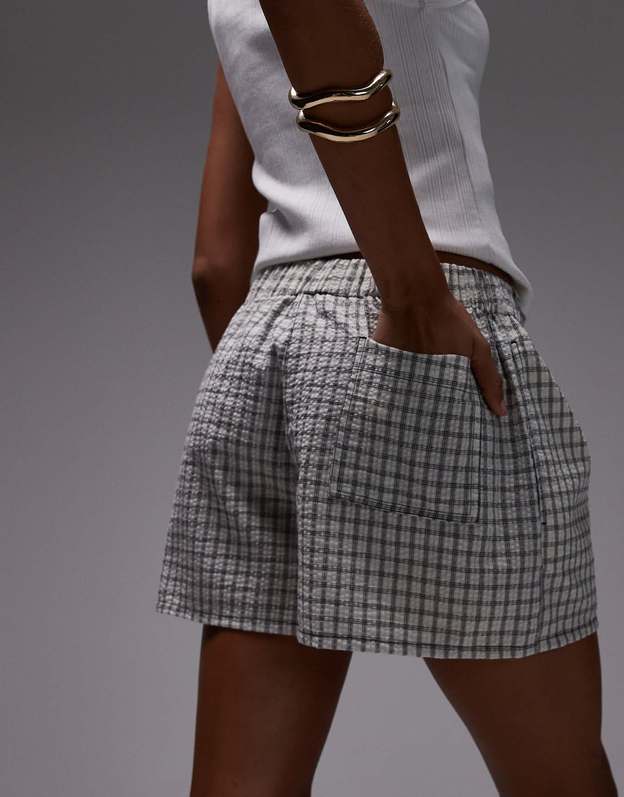 Topshop pull on crinkle textured boxer short in mono check