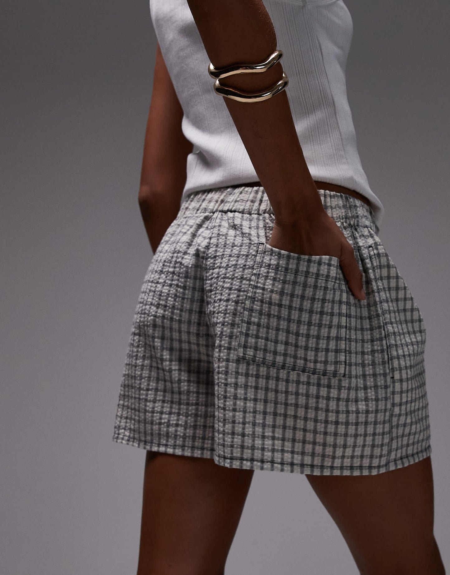 Topshop pull on crinkle textured boxer short in mono check