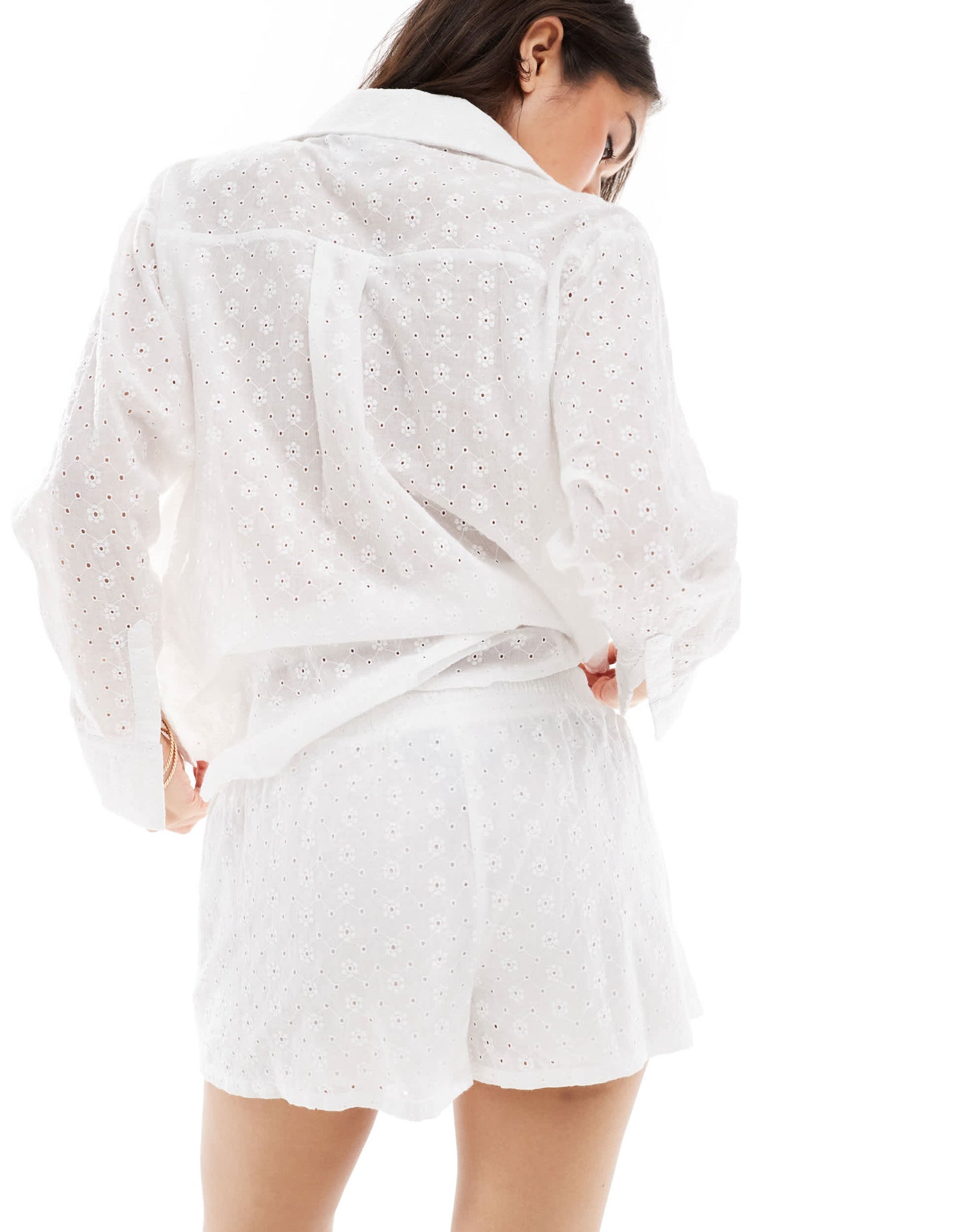 Daisy Street broderie pull on elasticated shorts in white co-ord