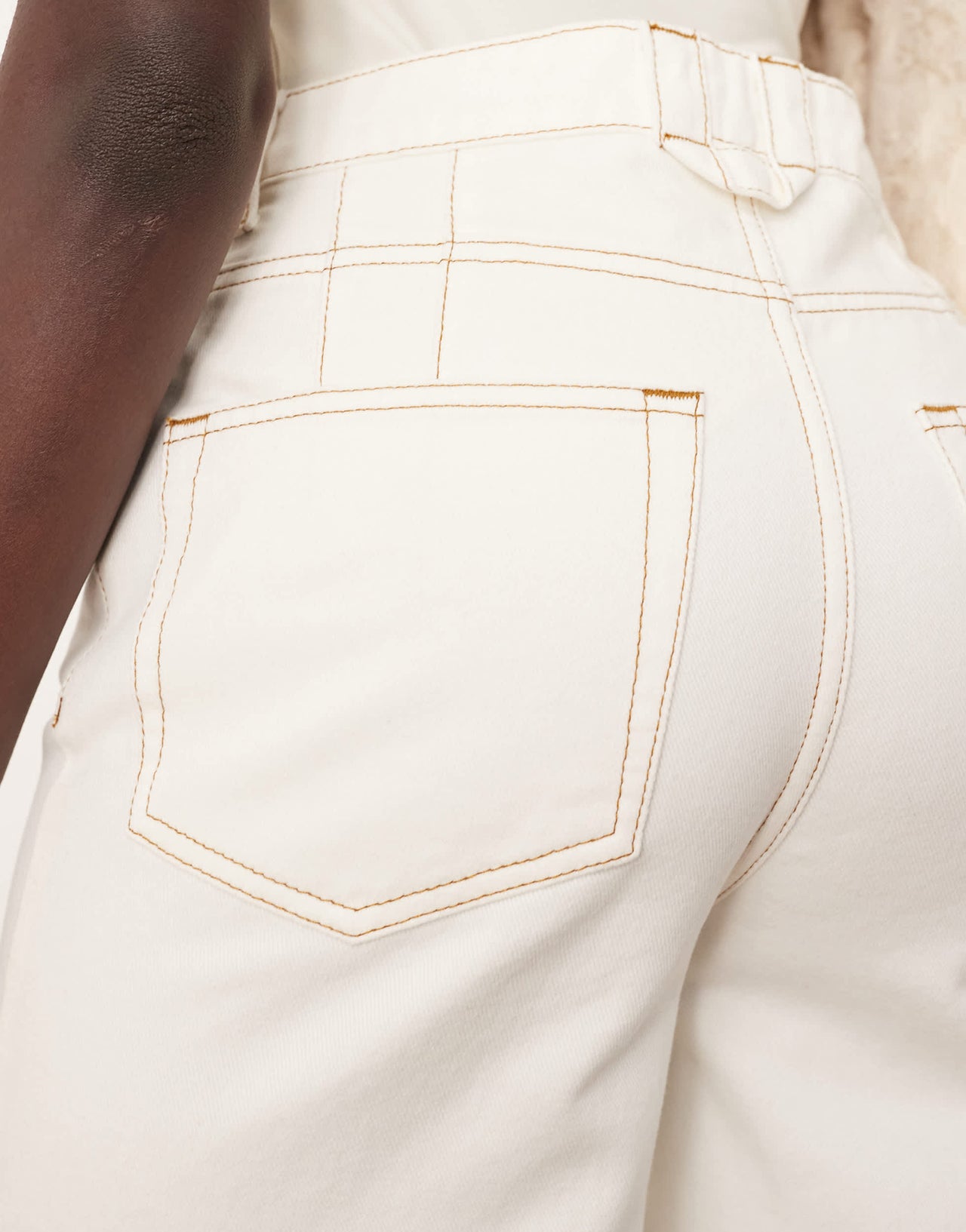 ARRANGE Wilson denim slouchy short in ecru