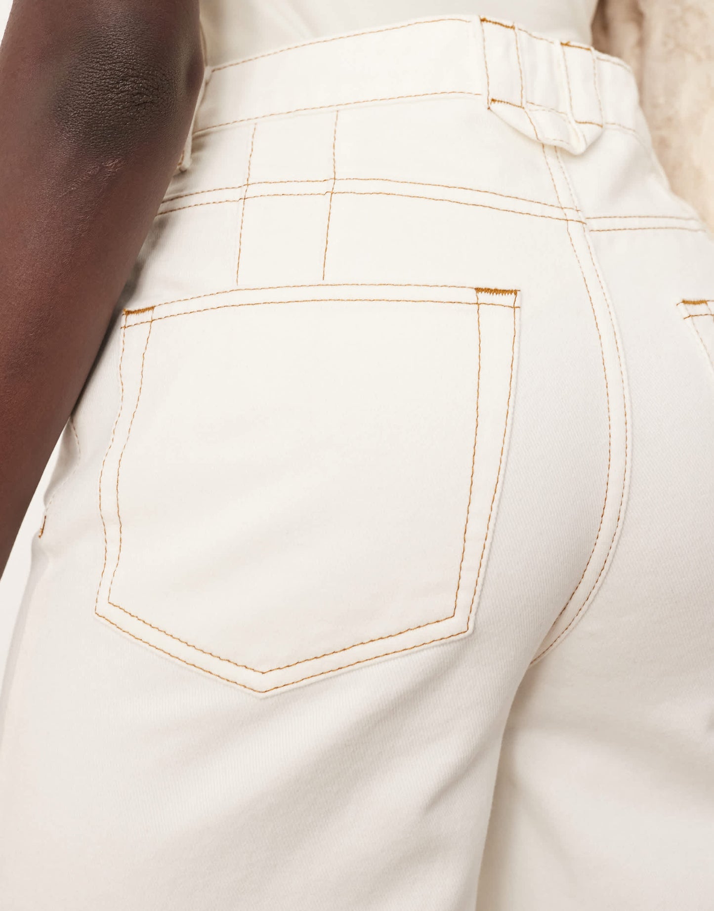 ARRANGE Wilson denim slouchy short in ecru