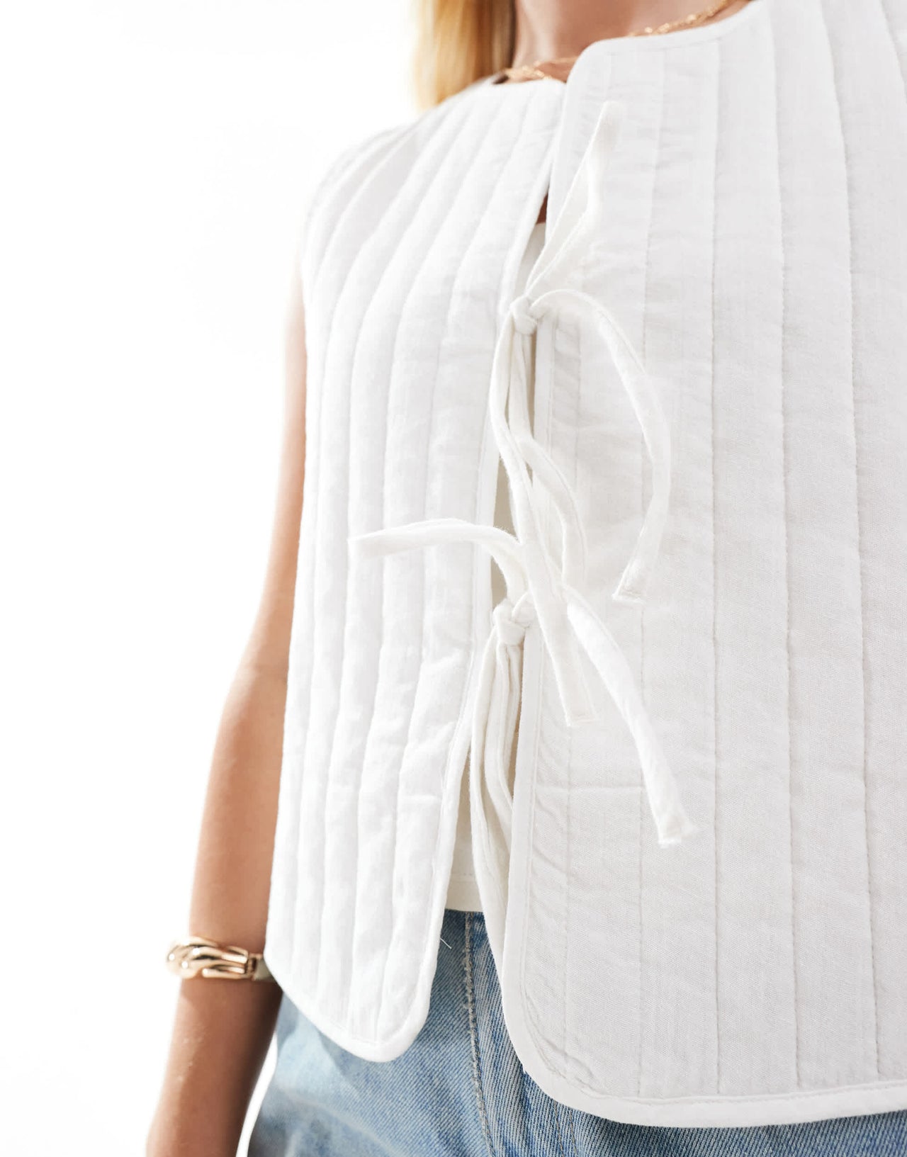 Pieces lightweight quilted tie front summer gilet in cloud white