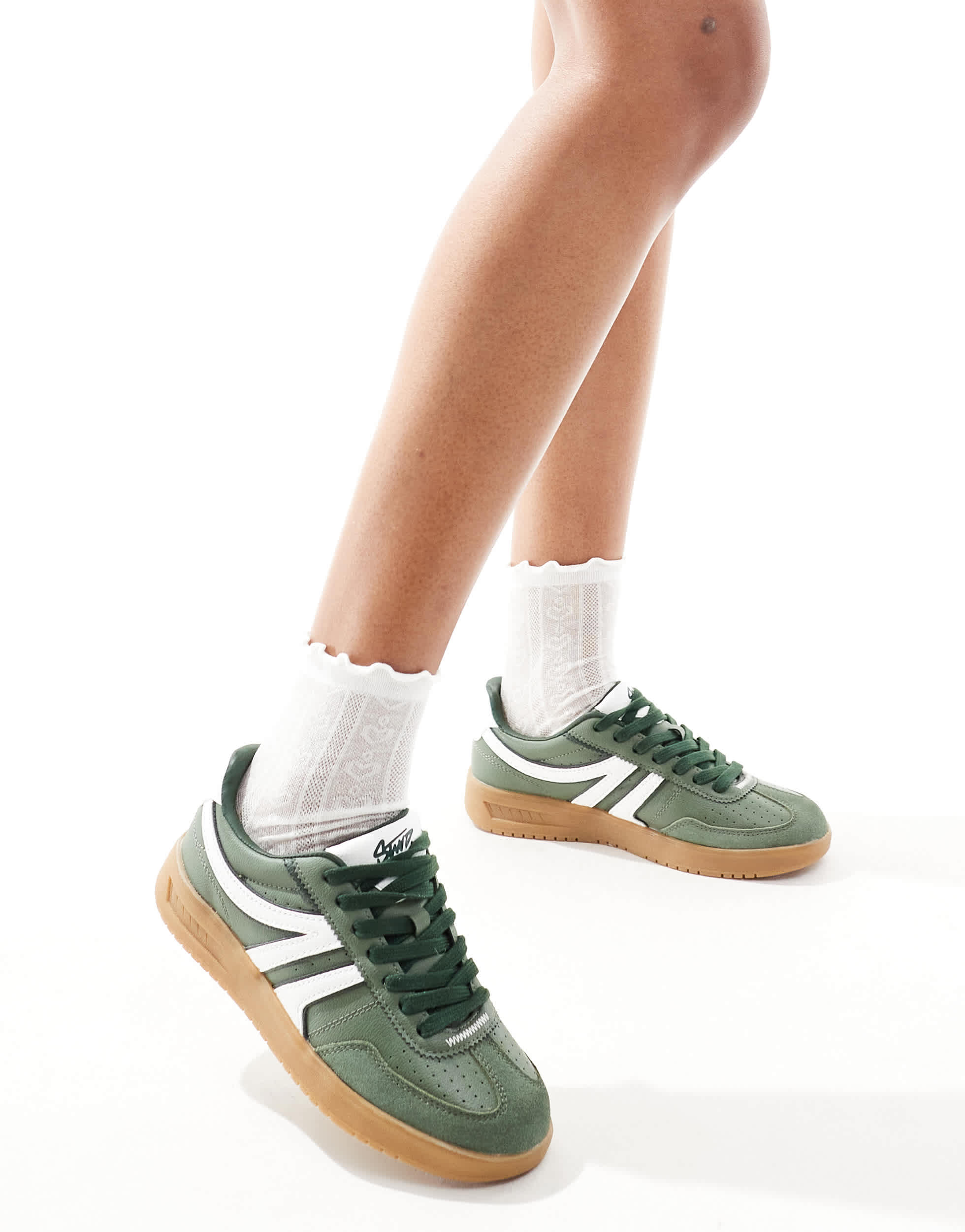 Pull&Bear retro trainers with gum sole in green
