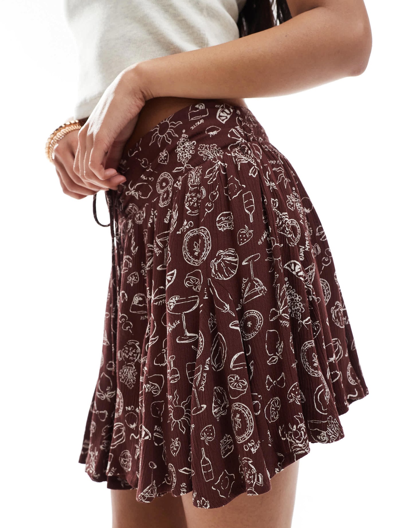 Miss Selfridge cheesecloth flippy short in brown holiday print