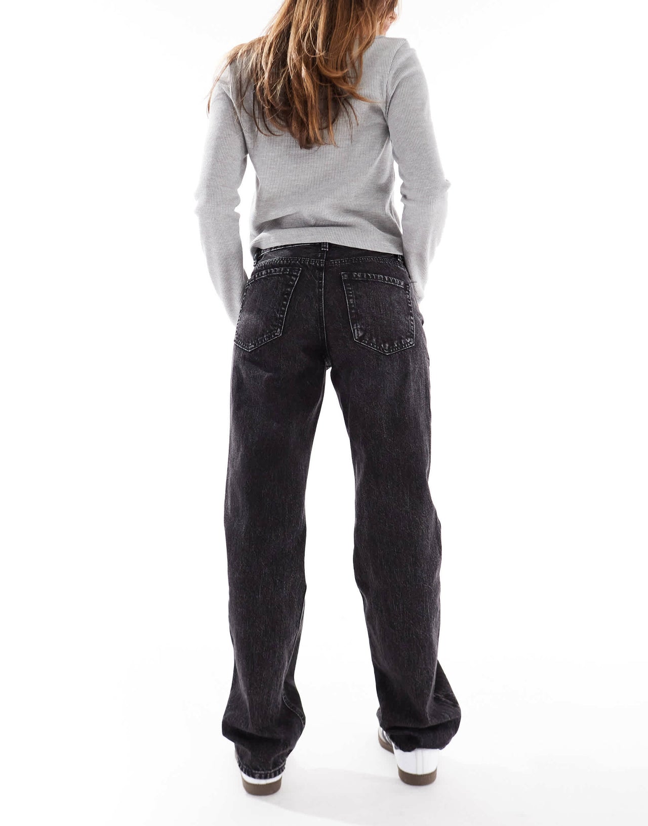 Stradivarius D03 low waisted straight leg jean in black wash