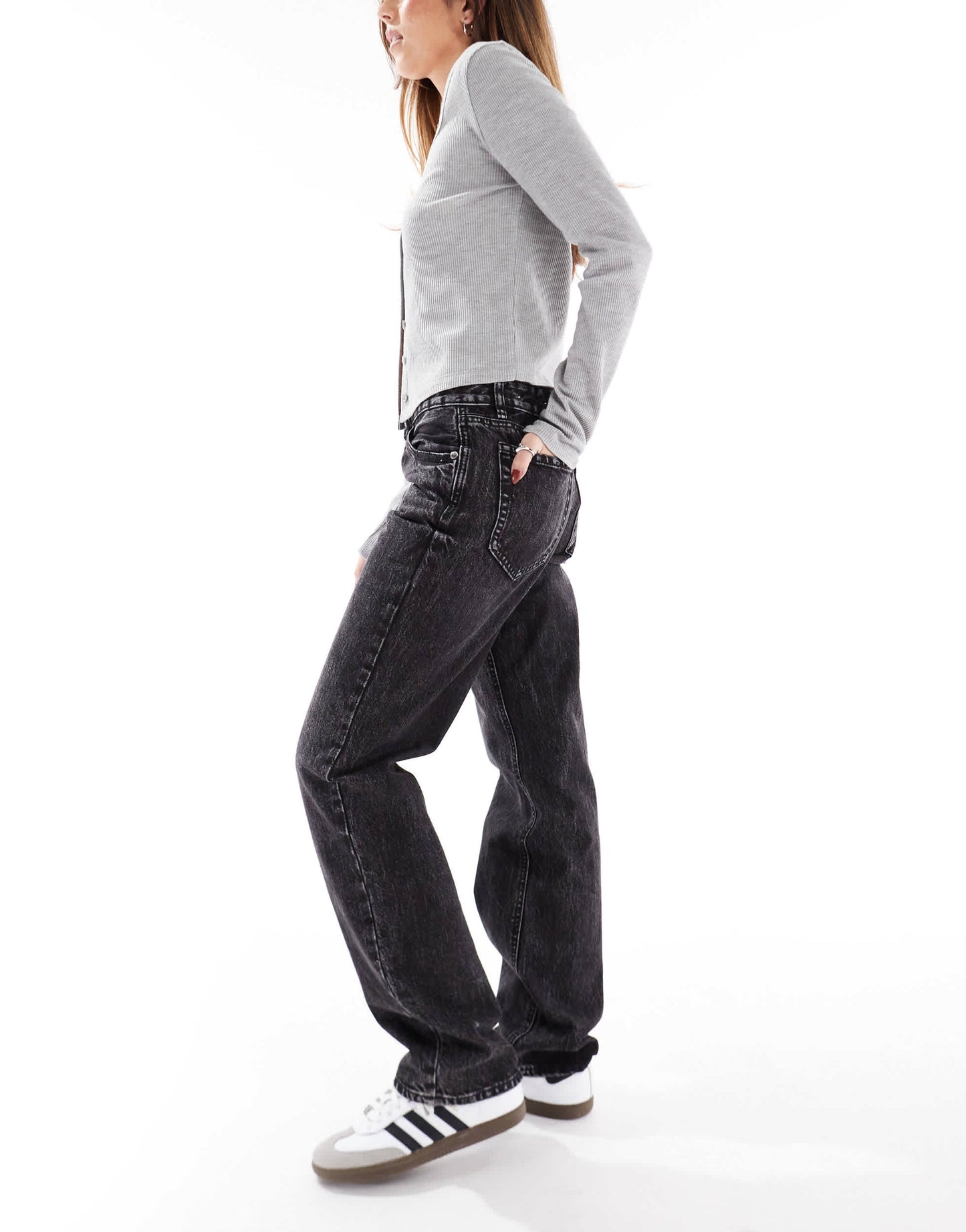 Stradivarius D03 low waisted straight leg jean in black wash