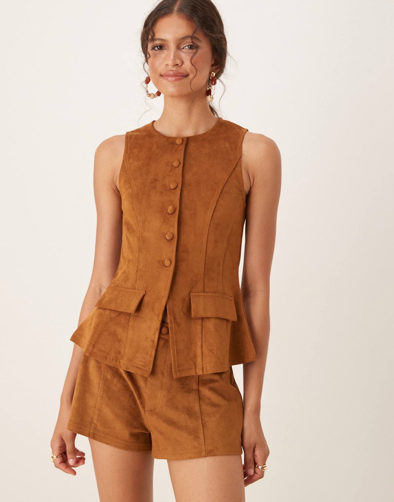 ASOS DESIGN co-ord seamed faux suede hot pant short in brown - BROWN