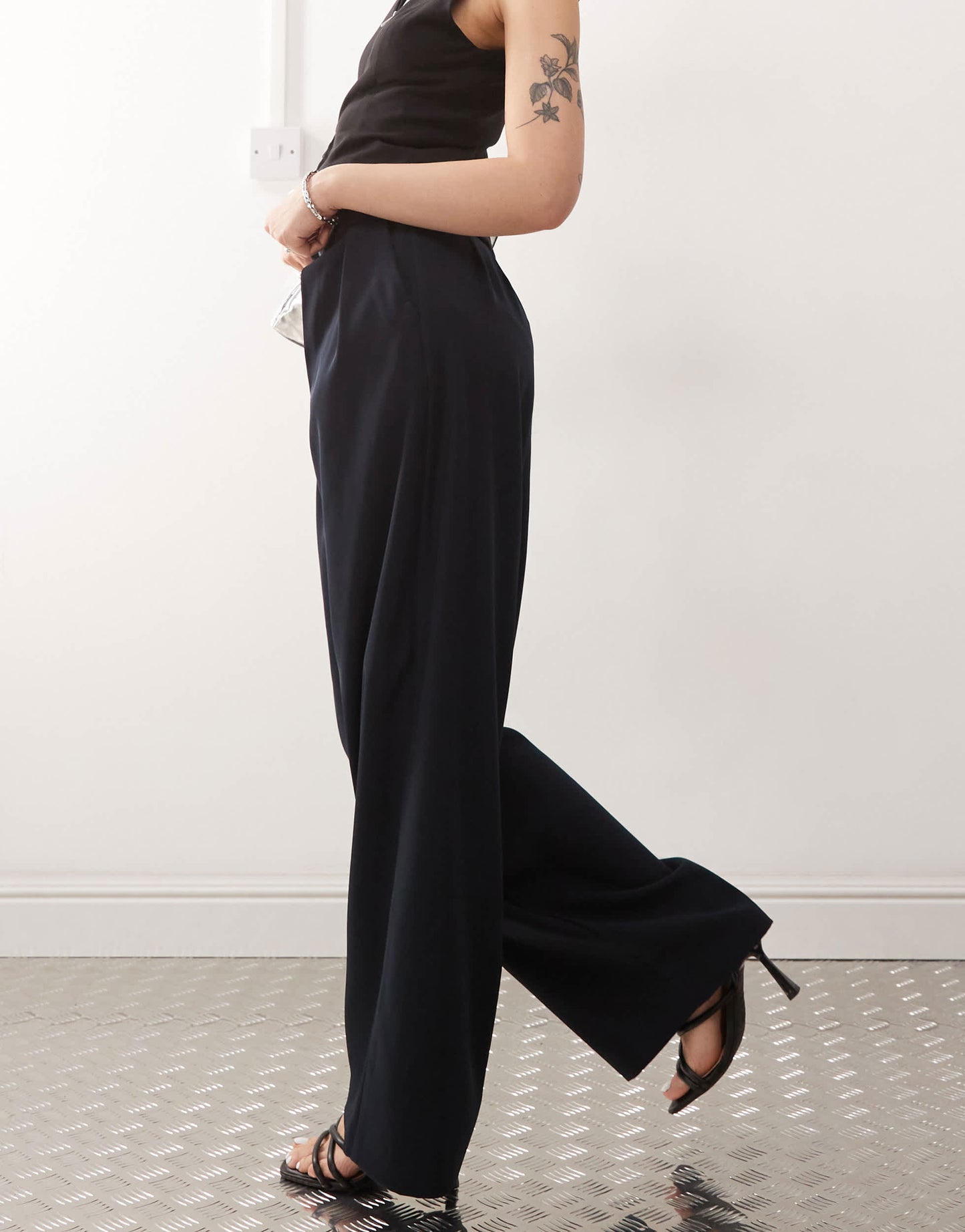 Motel nala slouchy wide leg low rise trousers in navy